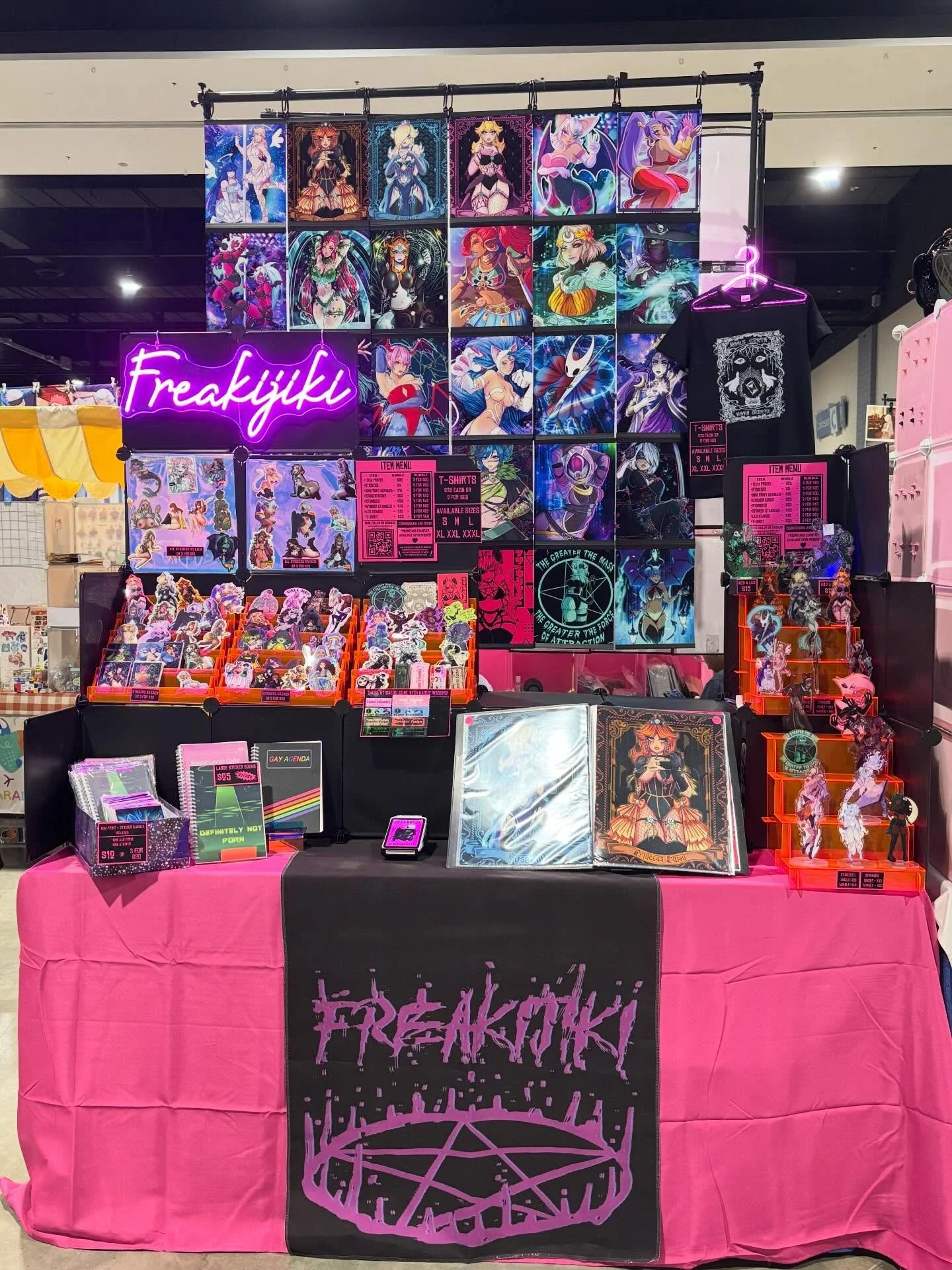 AT GALAXY RICHMOND THIS WEEKEND!!!! Booth I13!!! 

The whole Fam Damily is here so come say hello to my Parents and my Grandma too!!! ✨🩷✨

#galaxyconrichmond #artistalley #OOOPsAllBarkers