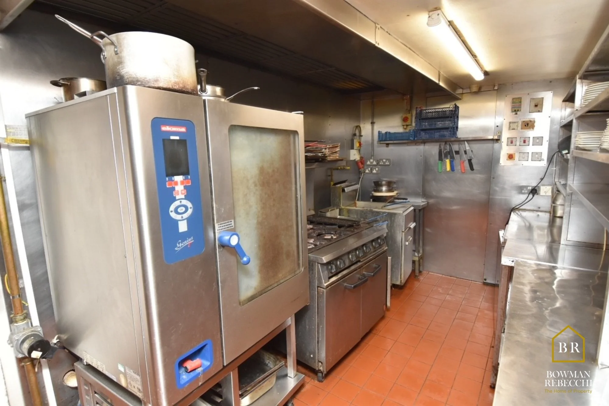 Kitchen Cooking Area.jpg