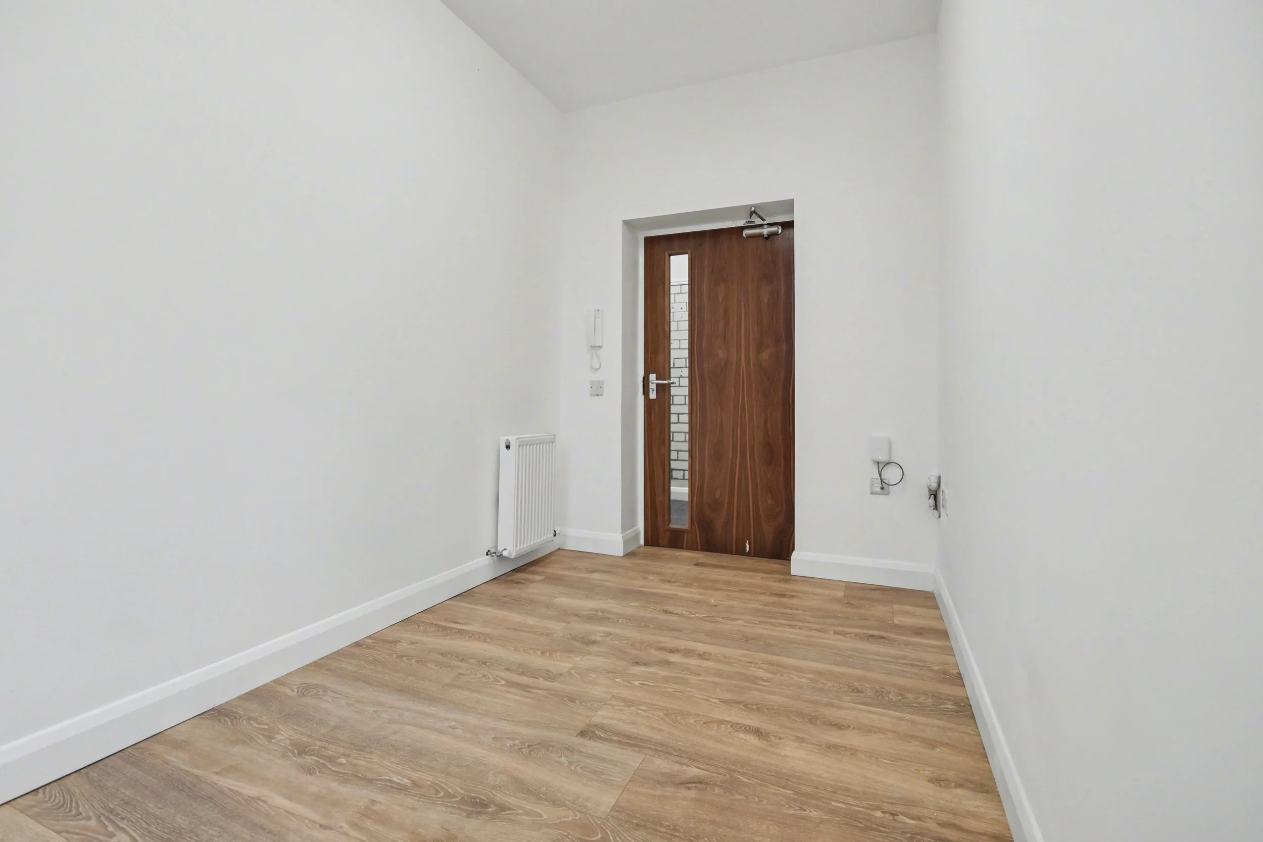 Suite 4 - Reverse.JPG