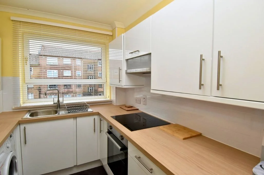 Kitchen (2).jpg