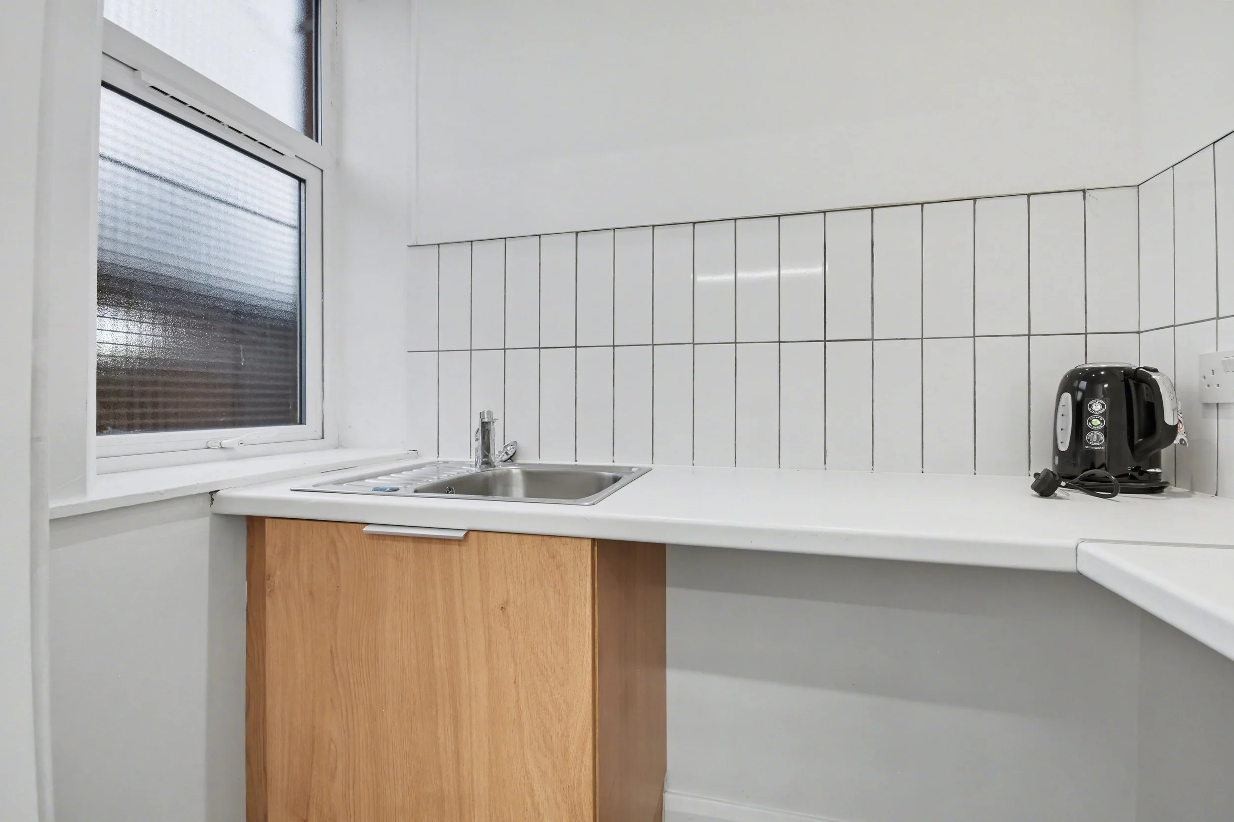 Suite 8 - Kitchen.JPG