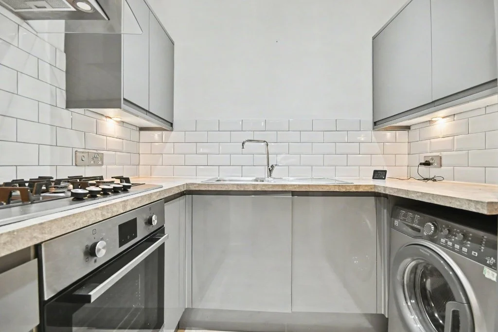 Kitchen (1).jpg