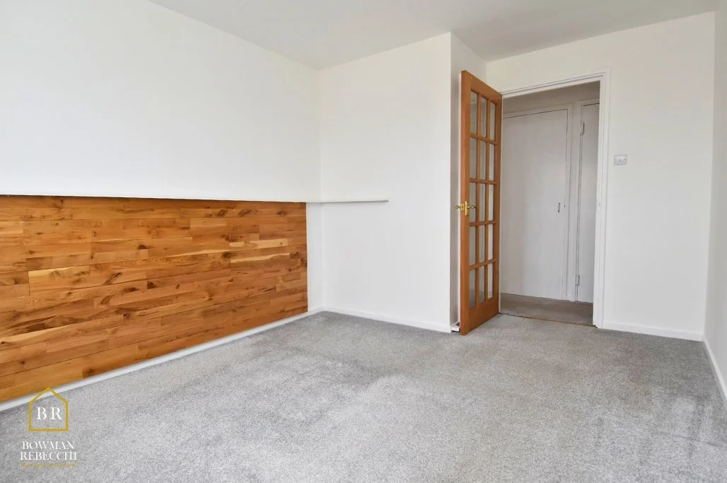 Master Bedroom (2).jpg