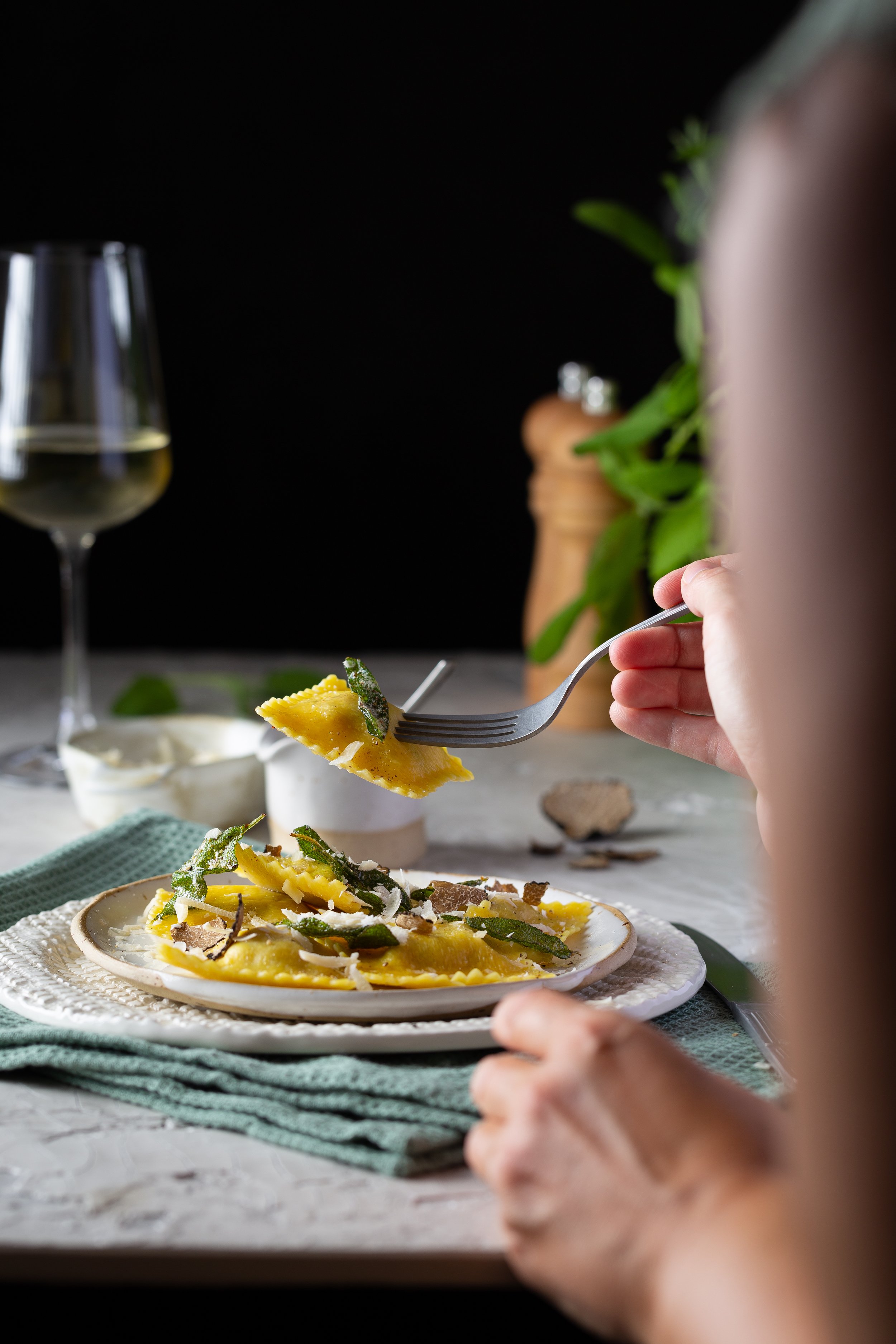Trüffel Ravioli mit Salbeibutter - Die Trüffelmanufaktur-21000.jpg
