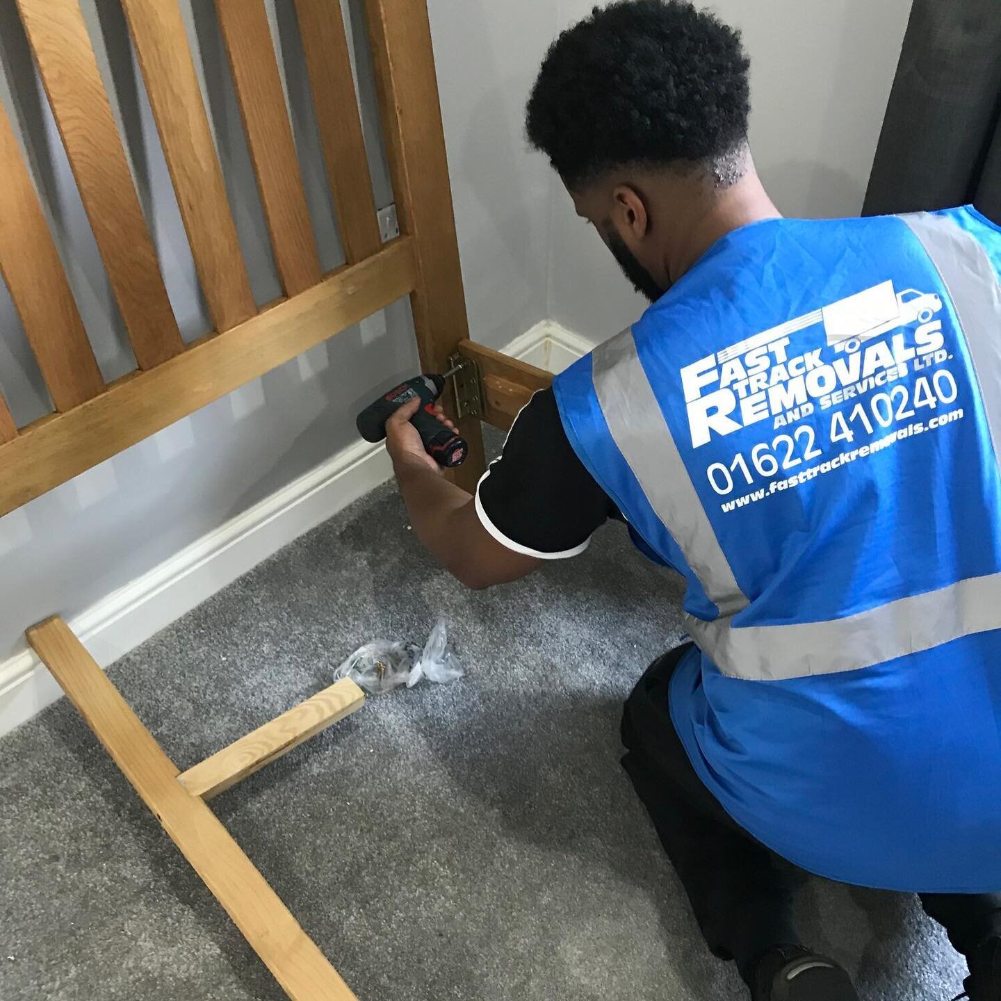 When you move house we not only help with safely transporting your furniture, but we&rsquo;ll also help you assemble your brand new, or flat pack furniture too! 

#tunbridgewellslife #movinghouse #londonestateagents #removalservice #removals #movingd