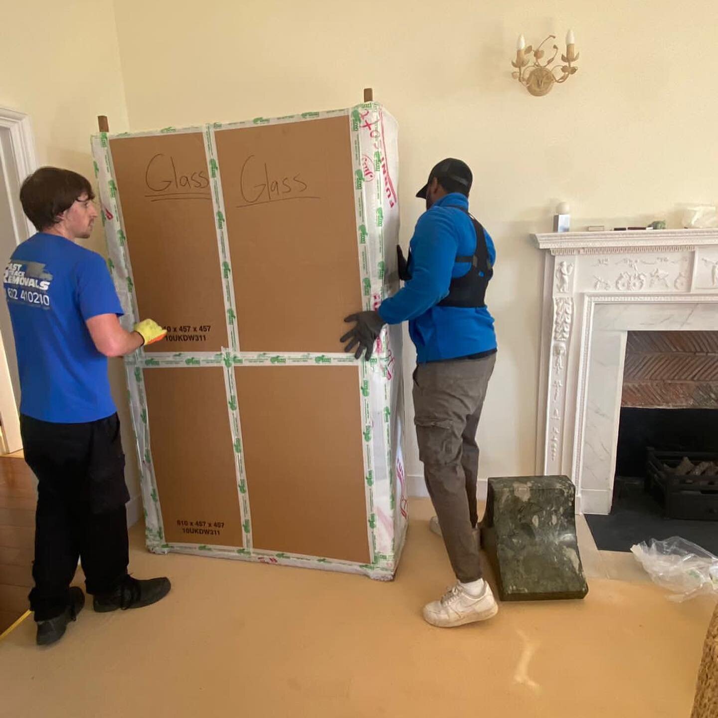 You can be sure that we&rsquo;ll always protect your items when we&rsquo;re handling them and when in transit. 

We have a team of skilled movers that are fully trained and experienced to move your belongings to your new home ☺️

#londonremovals #tun