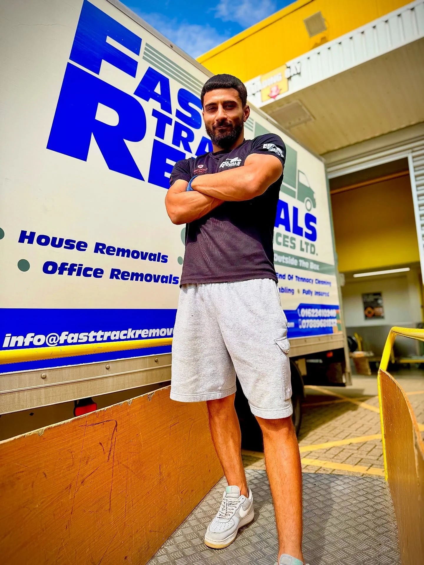 Big move, bigger expertise! Our team works smoothly with @bigyellowselfstorage and many more. Get a quote now 📞🚚