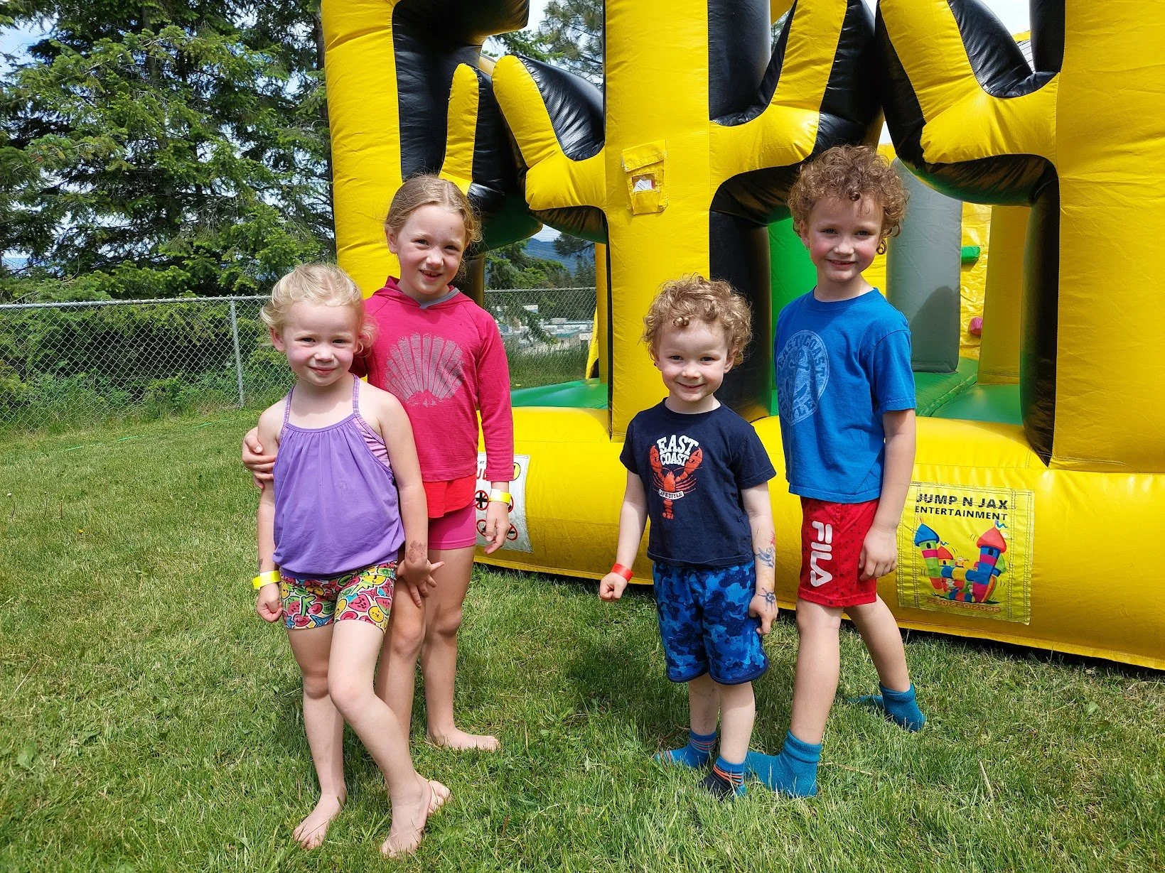 Tegan, Zoe, Atlin and Call at Carlin Country Market in 2025