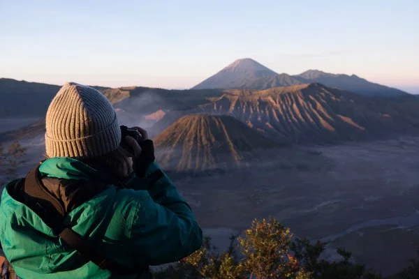 Bex photographing Bromo