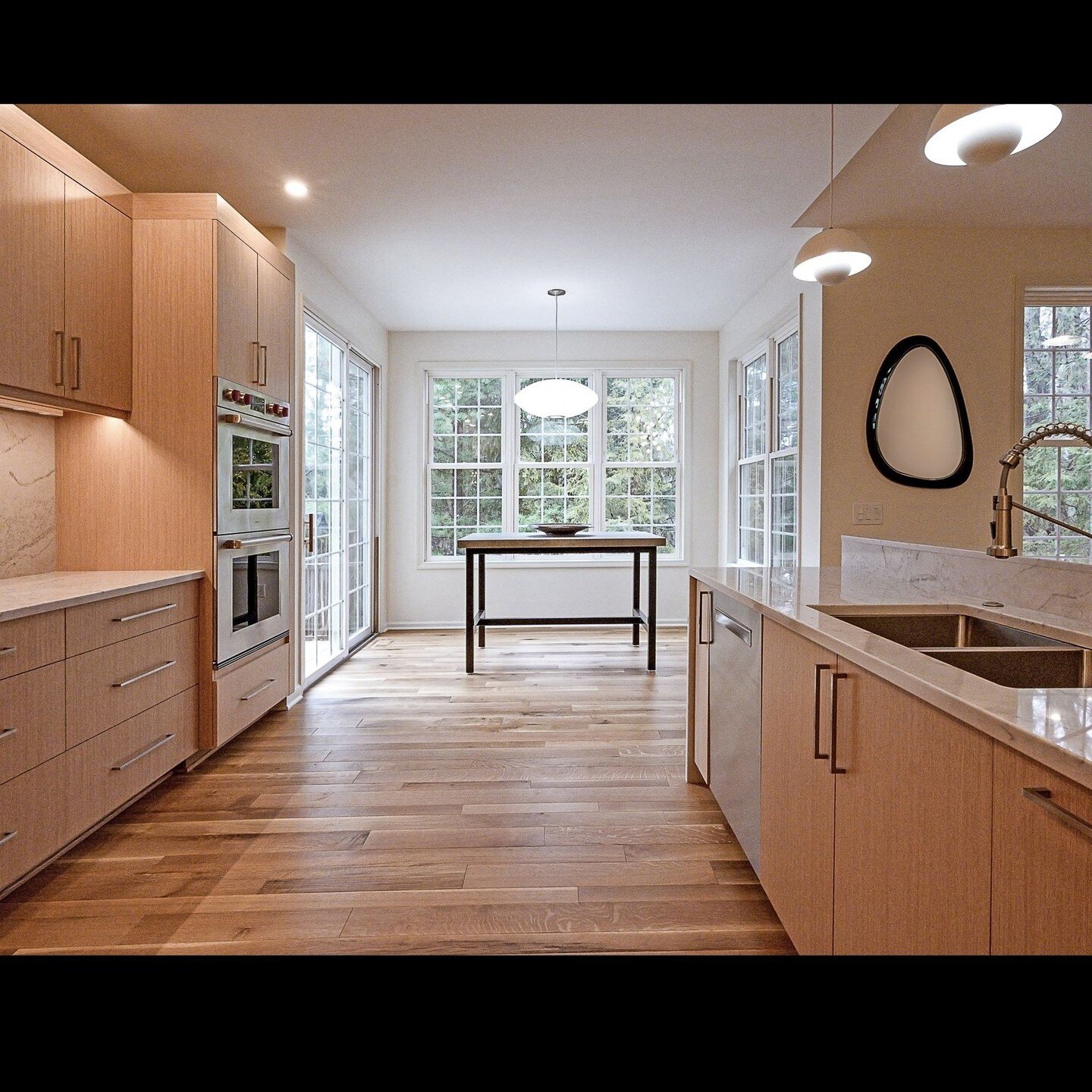 Step into serenity with our minimalist kitchen design, where clean lines meet natural light. 🌿🌤

#MinimalistDesign #ModernKitchen #ScandinavianStyle #LightAndBright #SleekInteriors #KitchenGoals #NaturalElegance #DesignInspiration