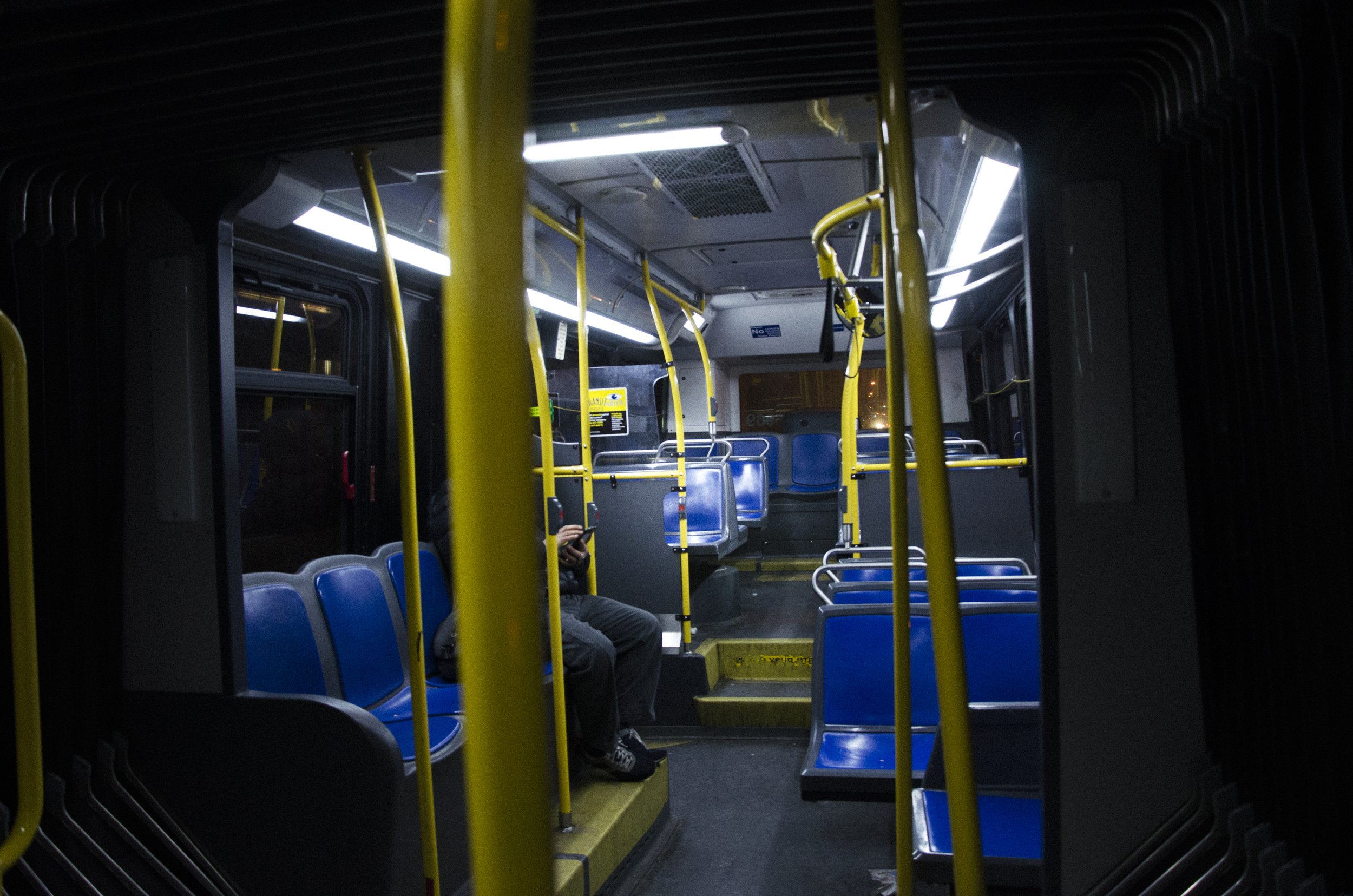 bus1.jpg