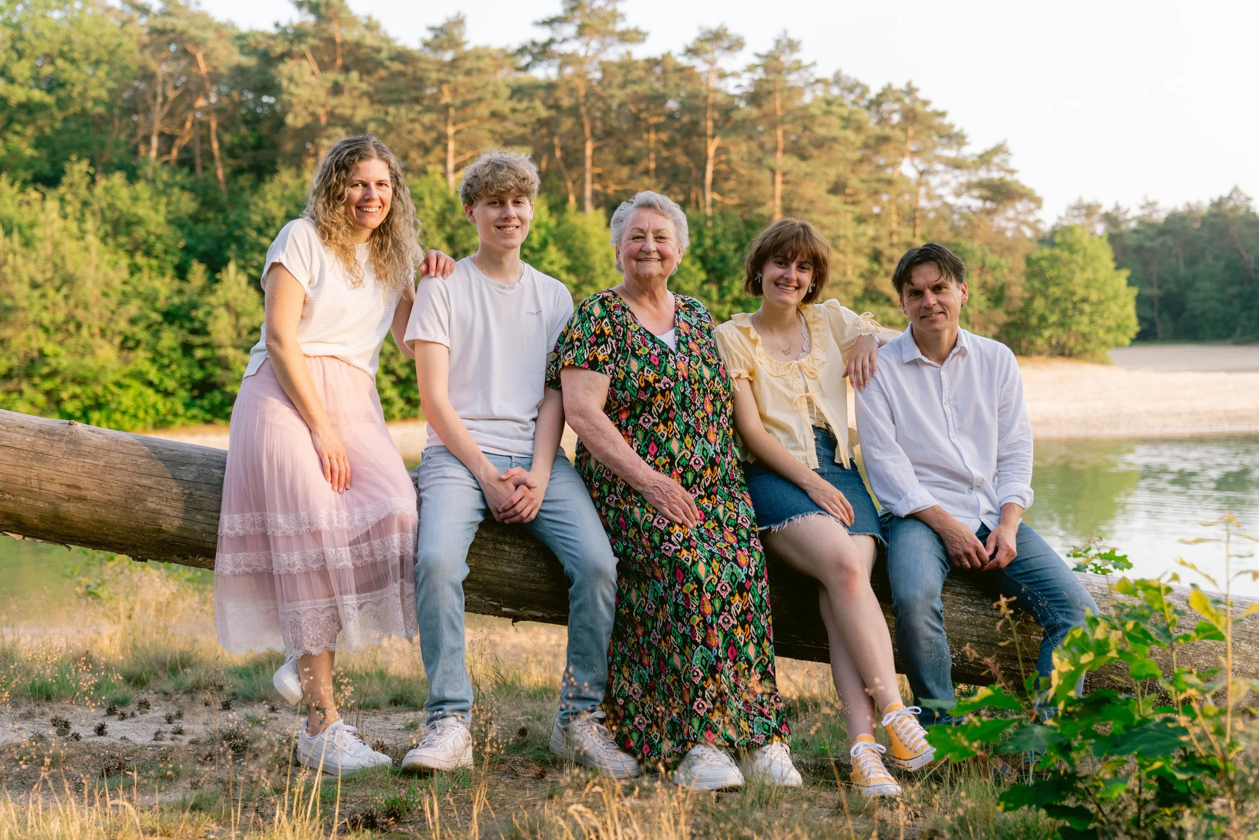 Familiefotograaf Drenthe | Familieshoot in de bouwvak, óók voor gezinnen met oudere kinderen
