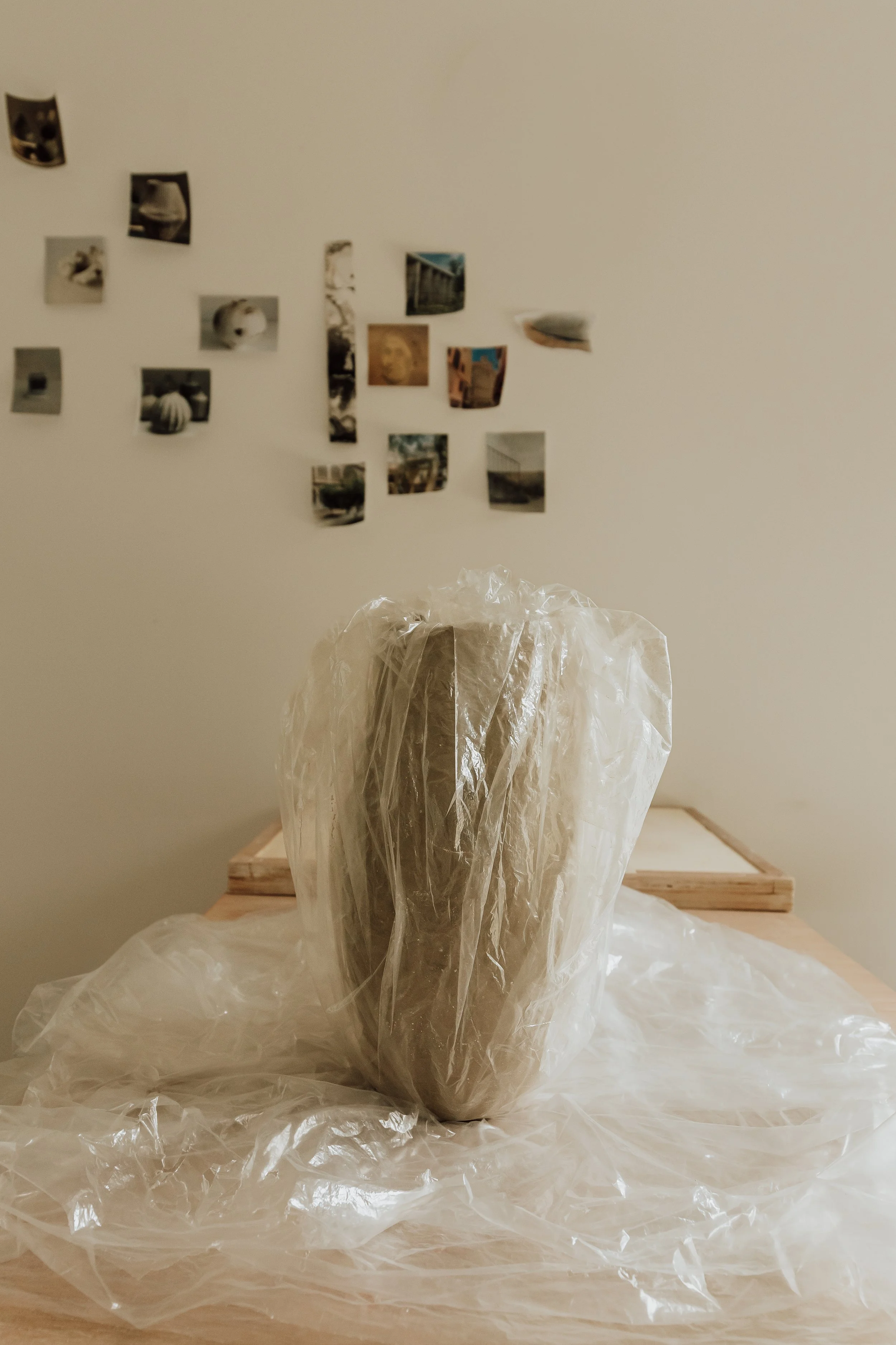 Roxy Vase with plastic_without clock.jpg