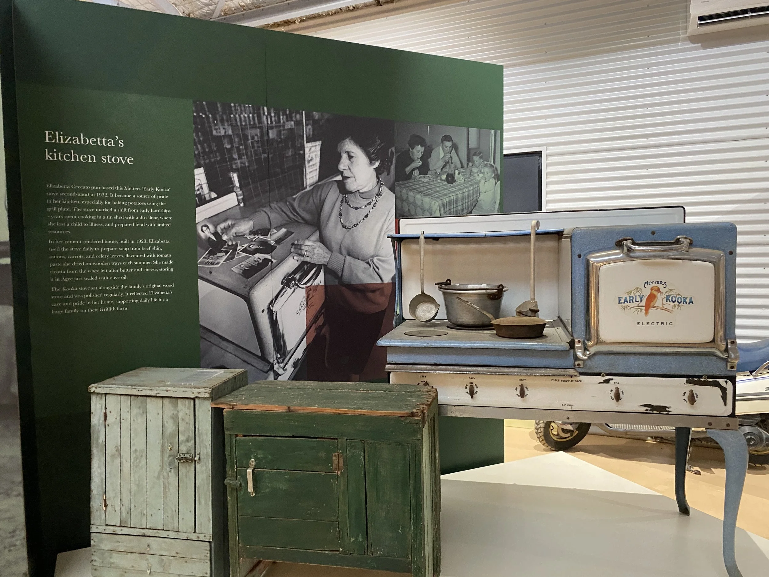 elisabetta stove.JPG