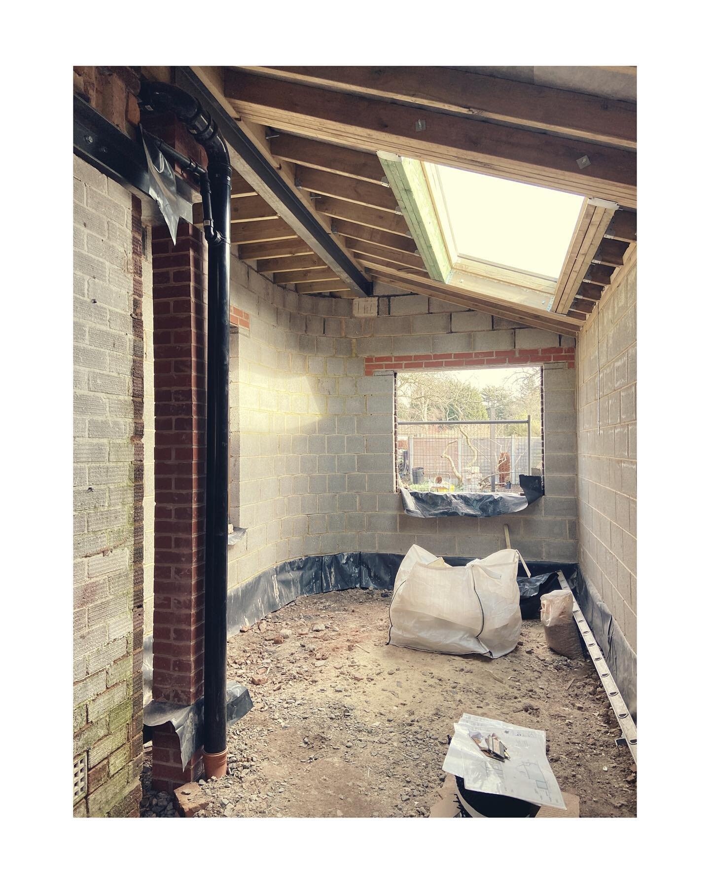 Makers House // BLD_121

A great site visit today in Kings Heath admiring the quality of the internal spaces. They will be even more special once the glazing is installed and the polished concrete floor is poured 👌

@brand.wood.home has done a super