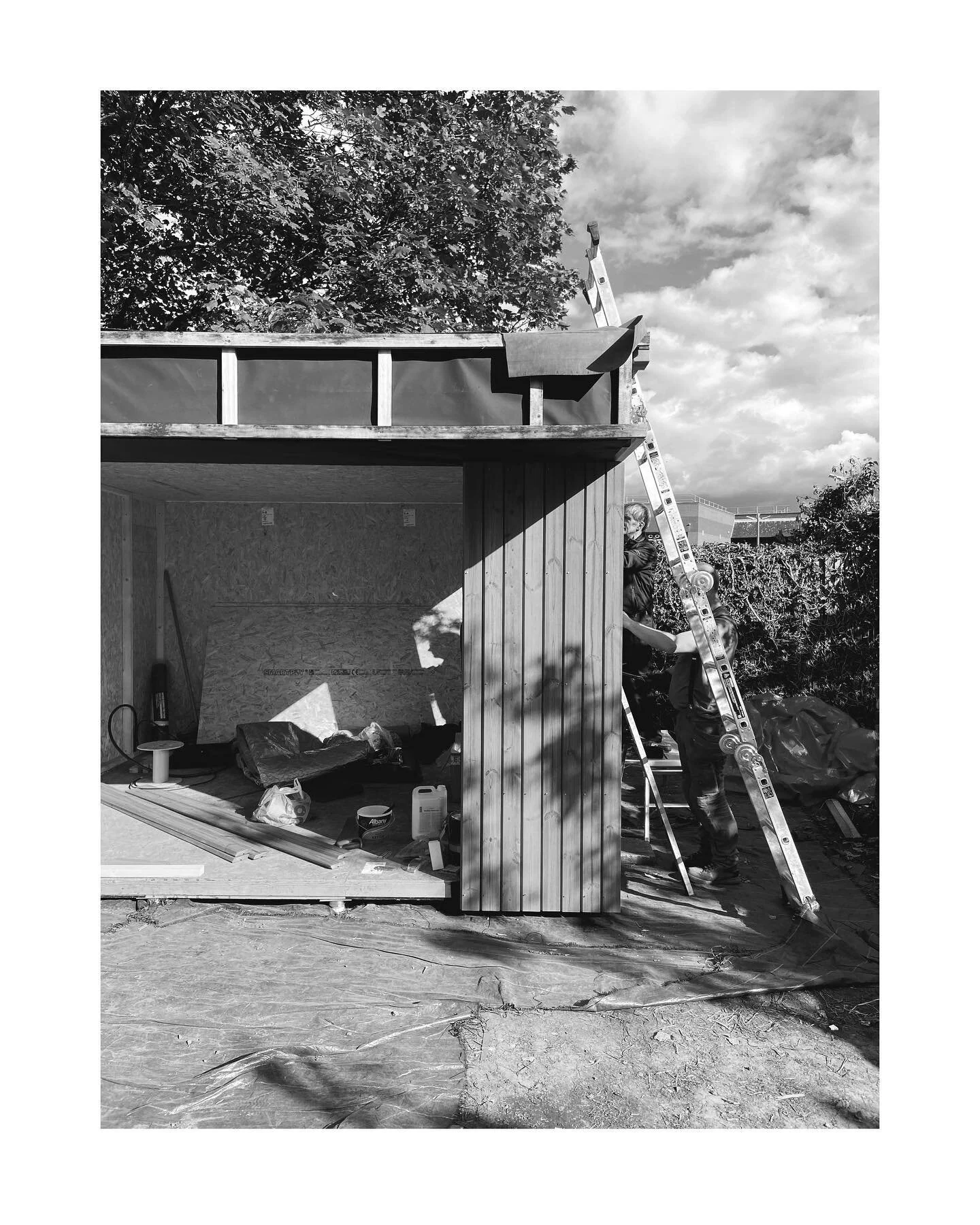 Blend Pod // BLD_001

We&rsquo;ve been revisiting some of our photographs from last year on the design and construction of a garden office in Nottingham. Built by @dtp_creativecarpentry for @1890_house, it provided the clients with a quiet space to w