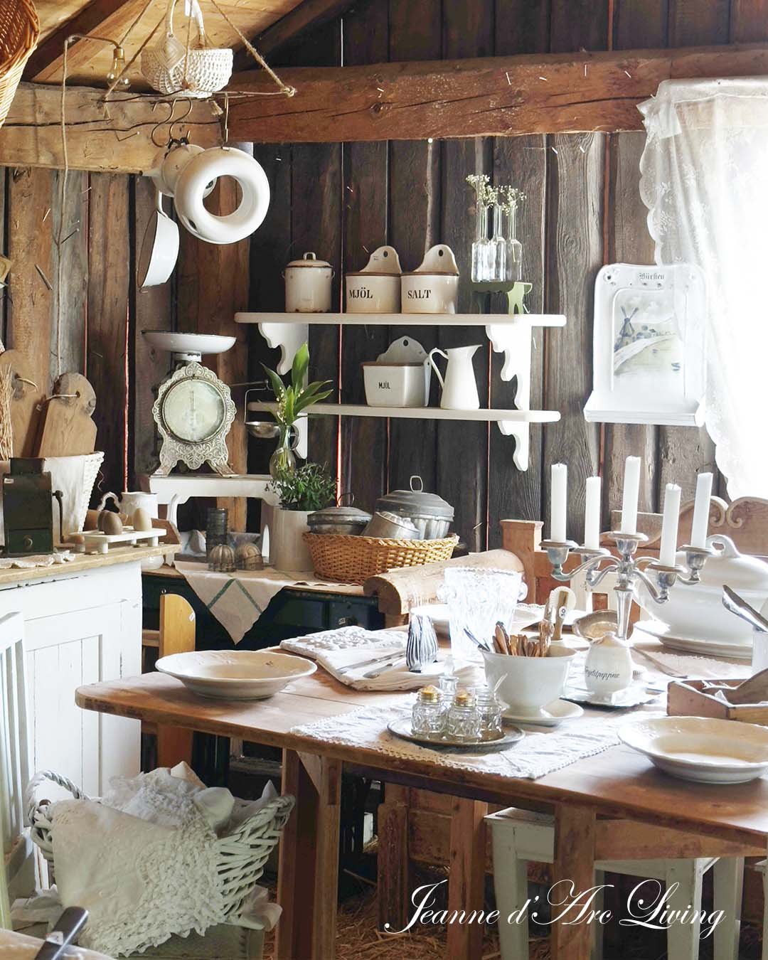 Therese @gammaltochvitt has been interested in old things ever since she was a child, and Pippi Longstocking&rsquo;s exciting attic made Therese very fascinated by antiques. At the farm, Therese runs her own little flea market stand &ndash; a place w