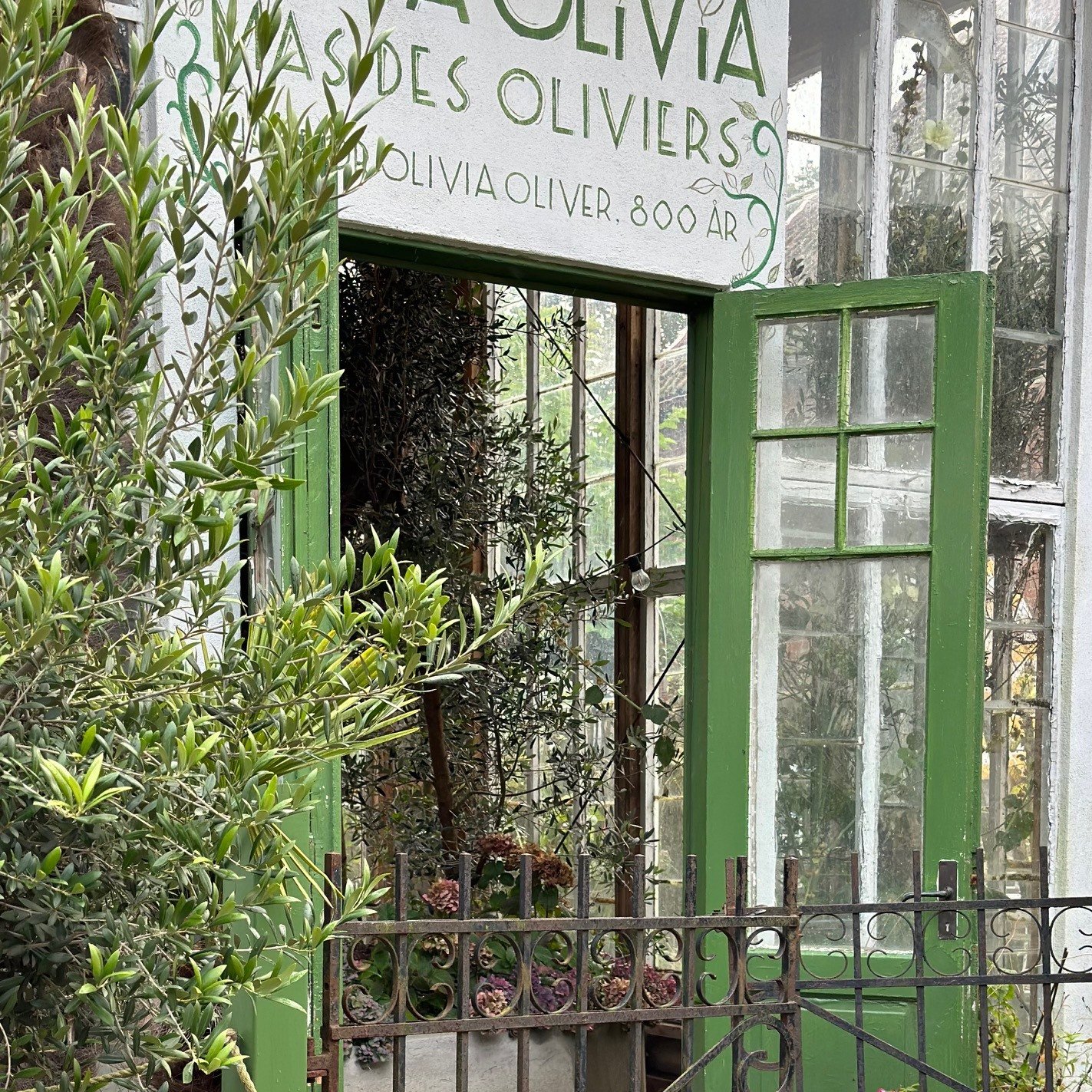 🌸🌼🌺🌿Havetur til Sverige, med tre stop! 🌿🌸🌼🌺 see english below..

Oplev en helt s&aelig;rlig heldagstur til Sk&auml;ne, hvor blomster, stemning og inspiration er i fokus, Vi besoger tre unikke haver:

��Karl Fredrik p&agrave; Eklaholm - kendt 