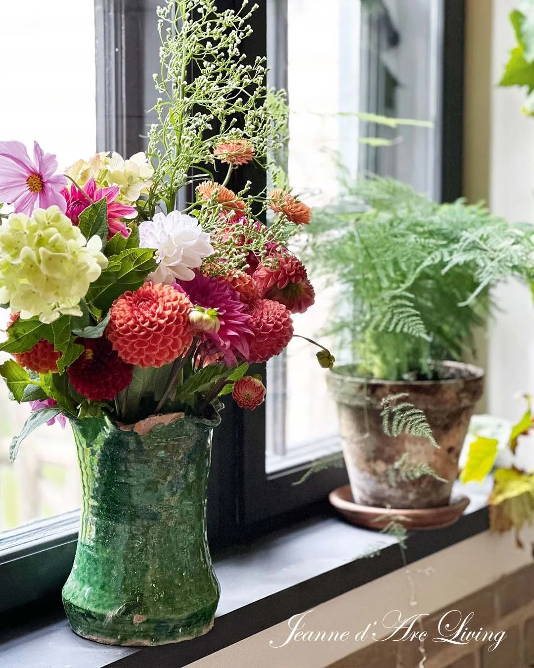 Vines, pelargoniums, and pots of wild blooms breathe life into the orangery, blurring the lines between garden and home. Every corner bursts with Tine&rsquo;s touch &ndash; a floral symphony of color, texture, and tenderness. 

📸 Shot by: Tine Gerts