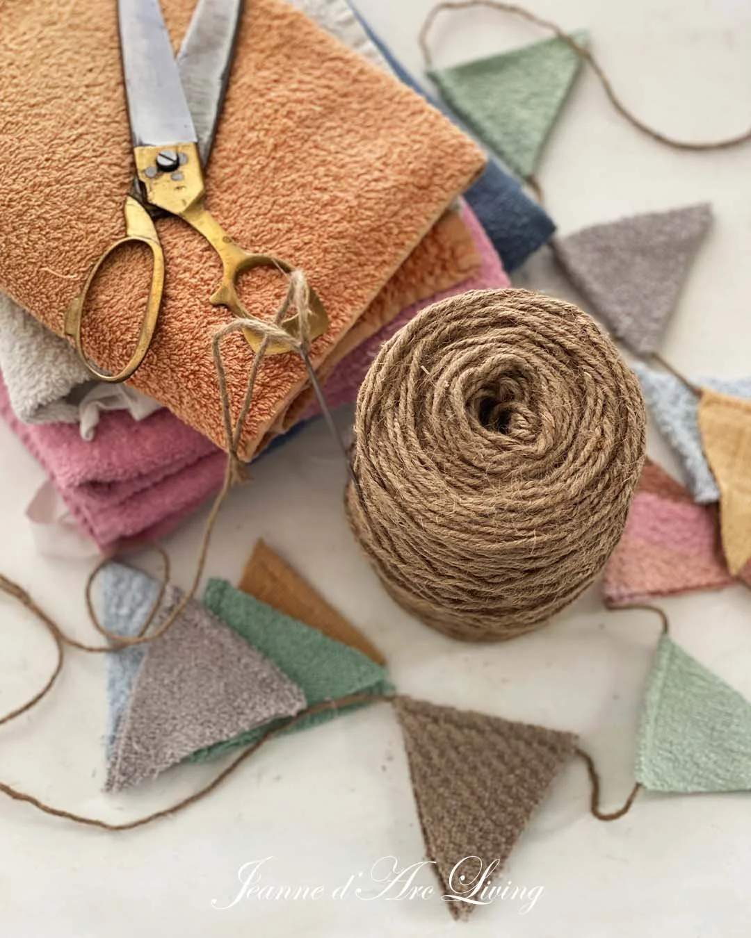 Guirlande af gamle håndklæder