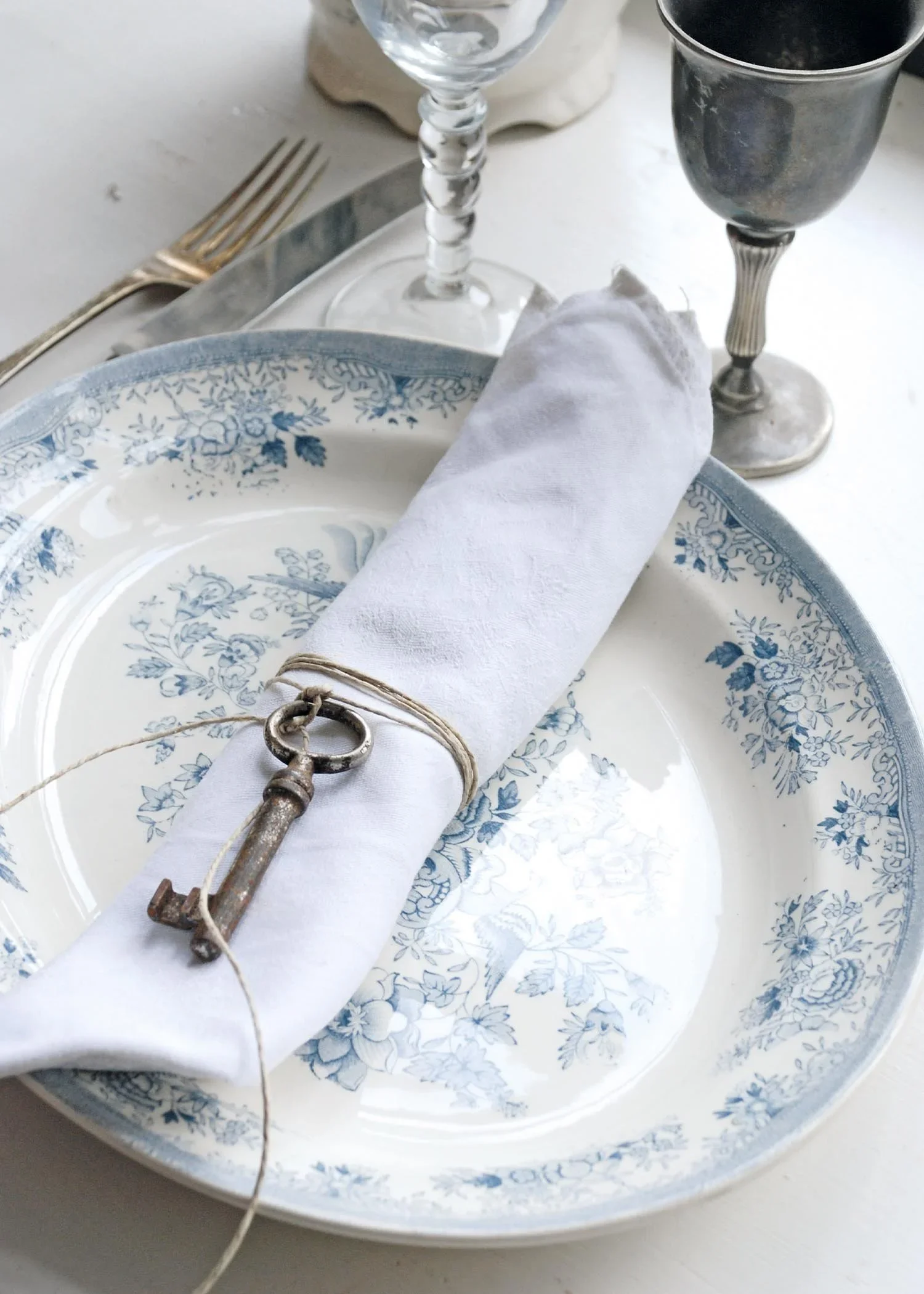 bord med gammelt stel