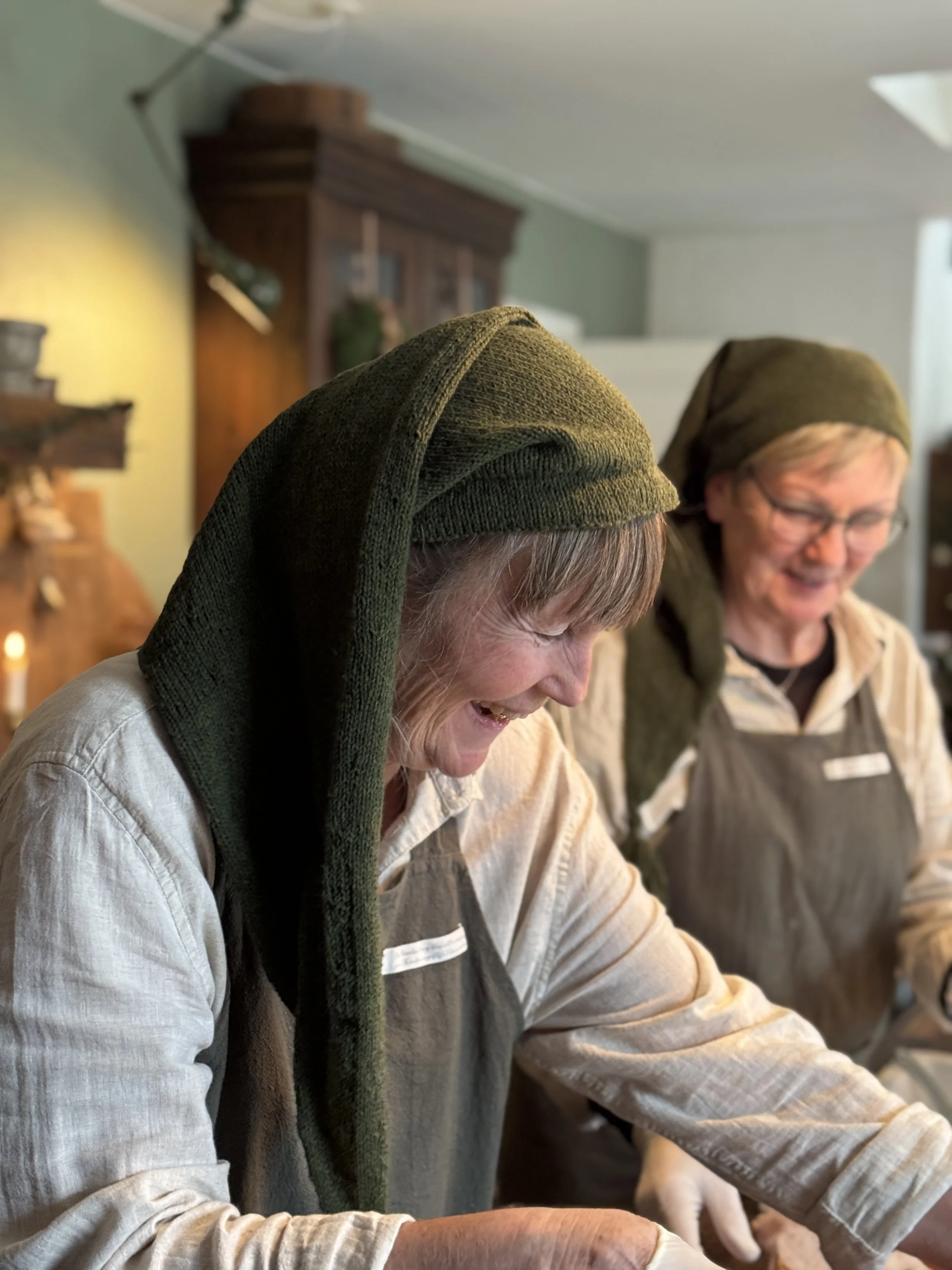Lørdag 21 November  TIDLIG ADGANG 11 - 14  Julemarked på Kærby Mølle