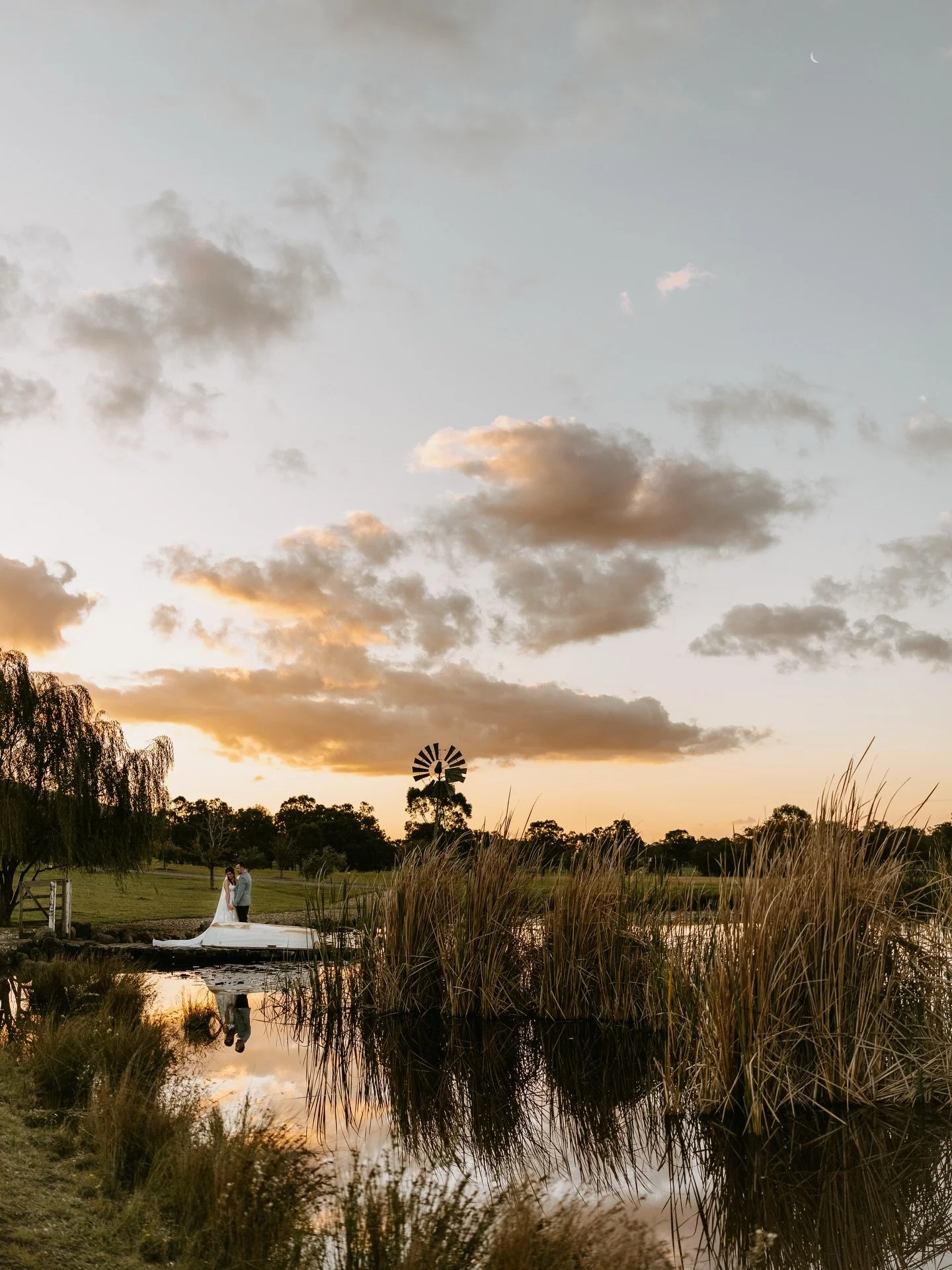When landscape photography meets wedding photography 🌅

Kim &amp; Lachlan 🤍

Associate of @roamaheadweddings 🙌