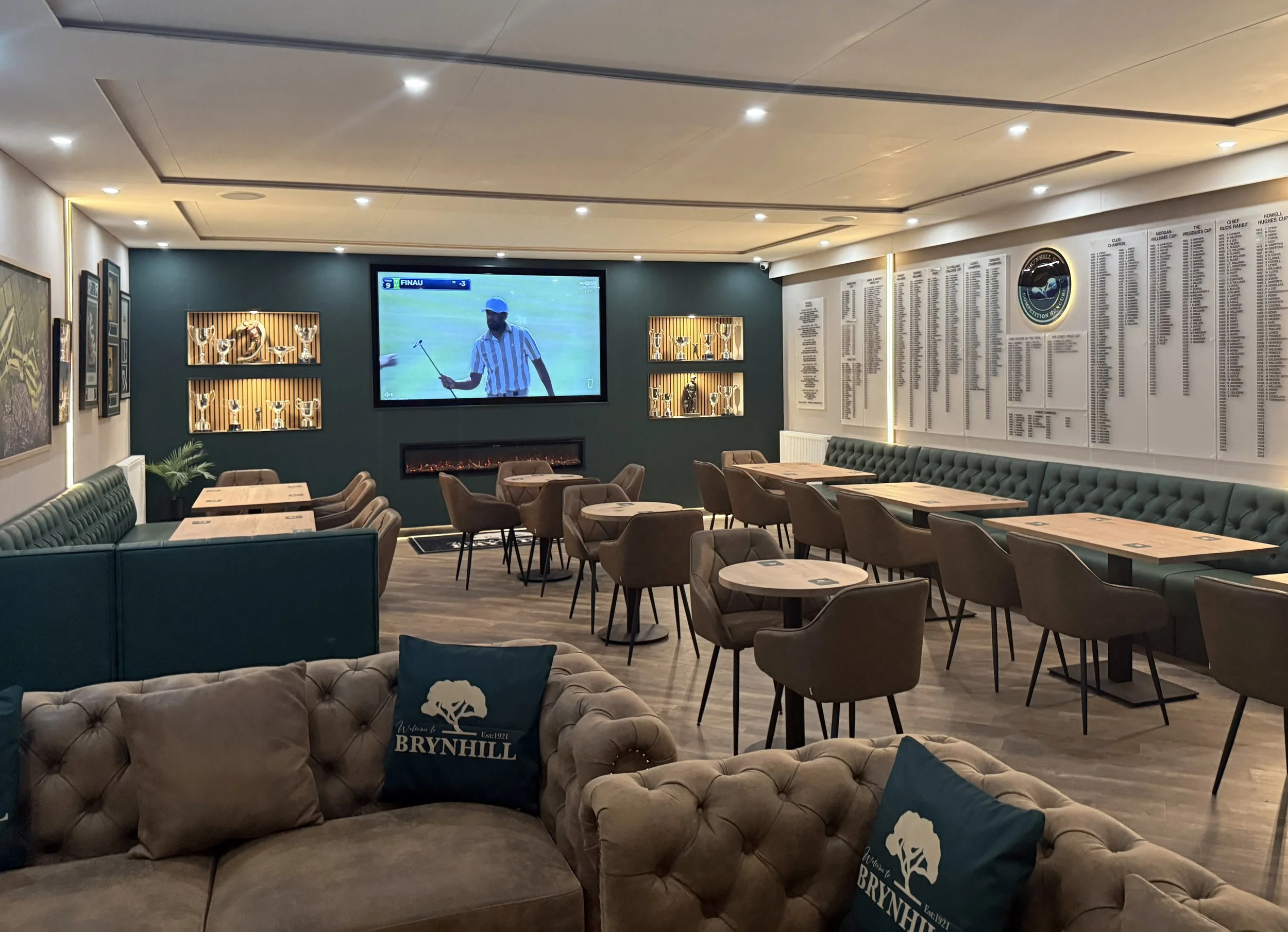Brynhill Golf Club Sports Lounge and clubhouse facilities in Barry, South Wales