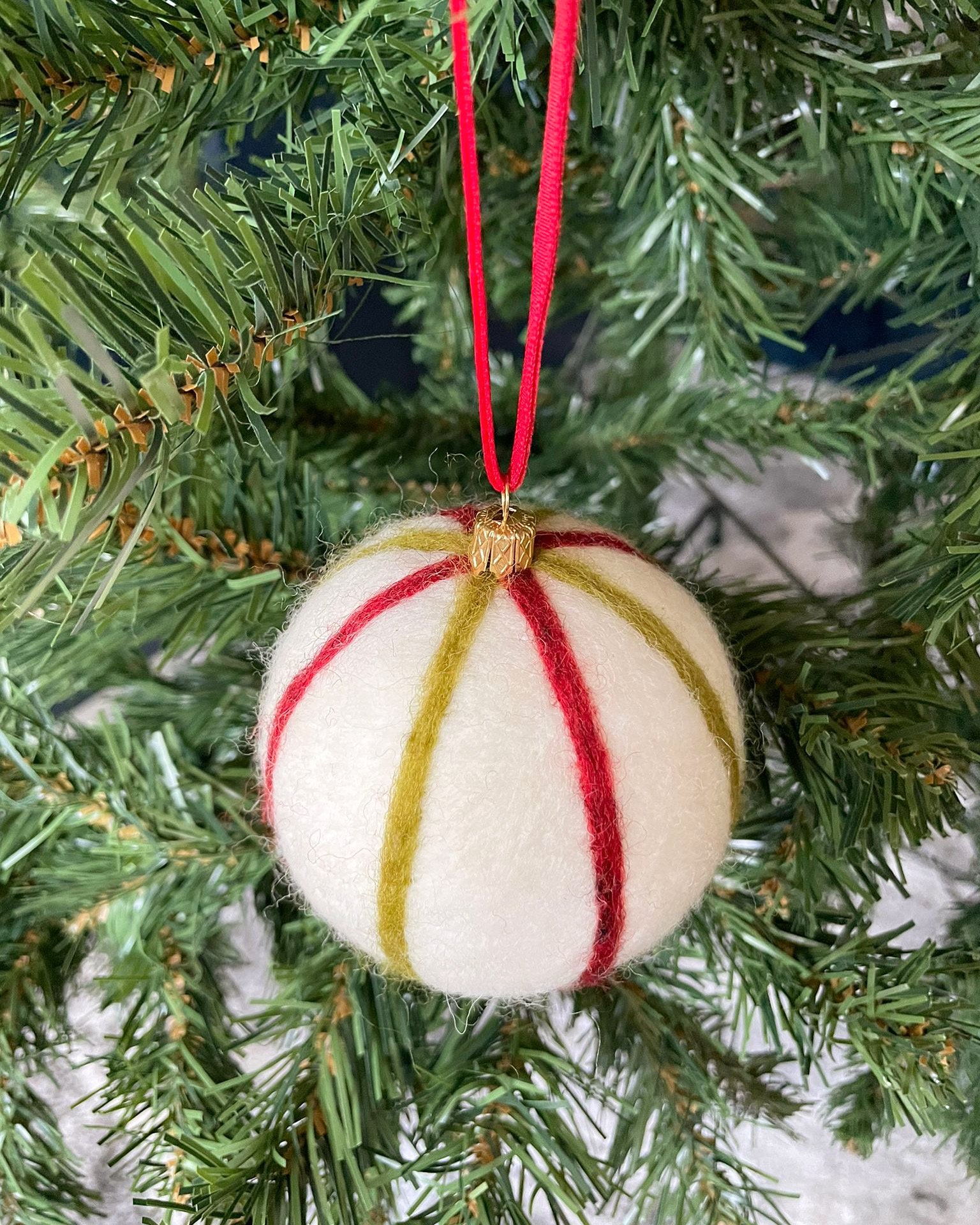 Needle Felt Bauble ‘White Swirl’