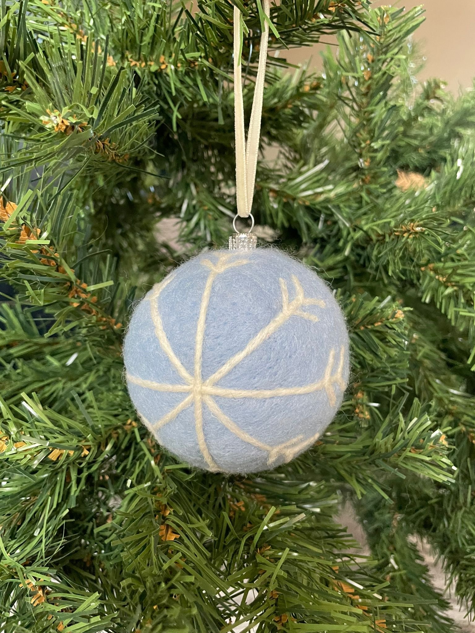 Needle Felt Bauble ‘Blue Snowflake’