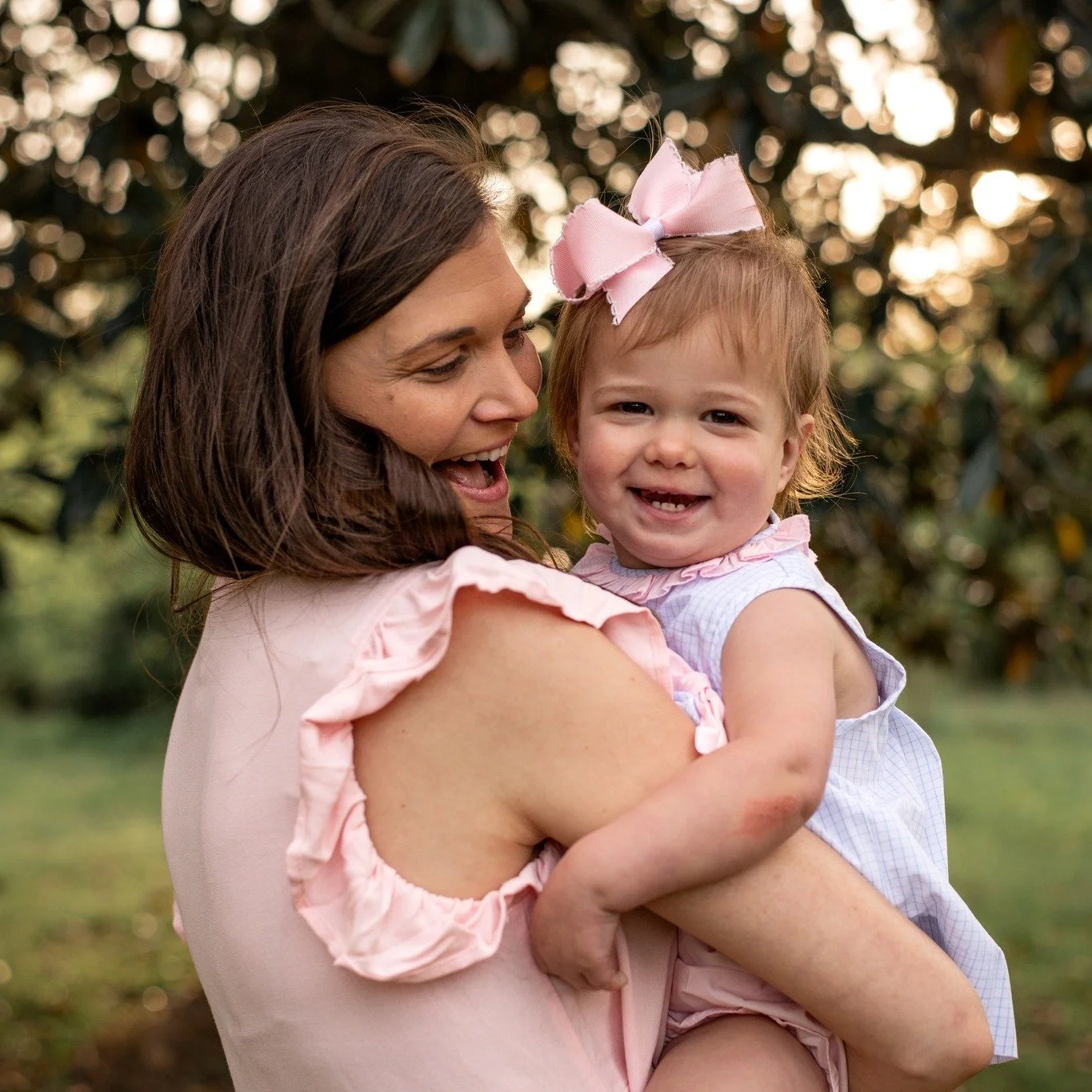 Still think this is just the cutest picture 🤍

.
.
.
.
.
.
.
.
 #columbianaphotography #columbianaphotographer #hooverphotography #birminghamphotograher #photography #birminghamphotography #alabamaphotography #alabamaphotographer #familyphotographer