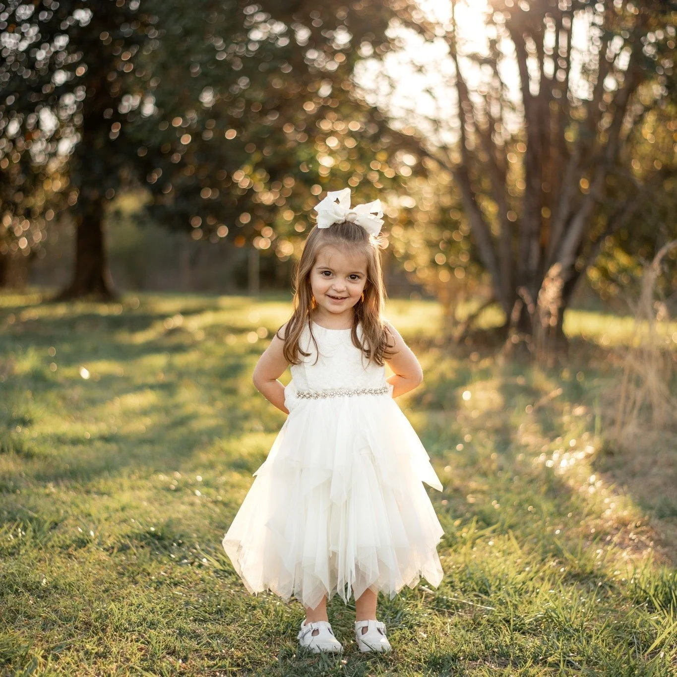 Capturing memories with family is a treasure that never fades🤍

.
.
.
.
.
.
.
 #birminghamphotography #birminghamphotograher #photography #alabamaphotography #alabamaphotographer #familyphotographers #portraitphotography #hooverphotography #monteval