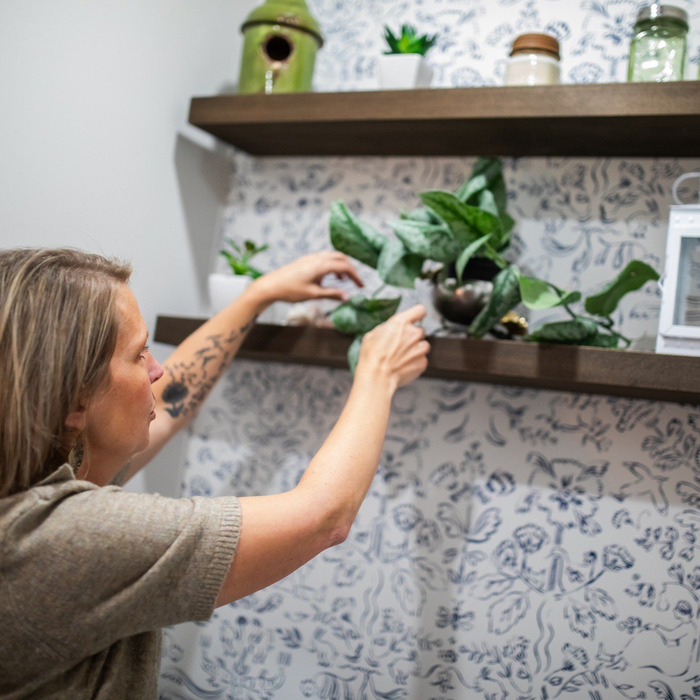 We guide Clarence homeowners through layout planning, furnishings, cabinetry coordination, material selections, lighting, color palettes, and finish integration to create spaces that feel tailored, timeless, and highly livable.