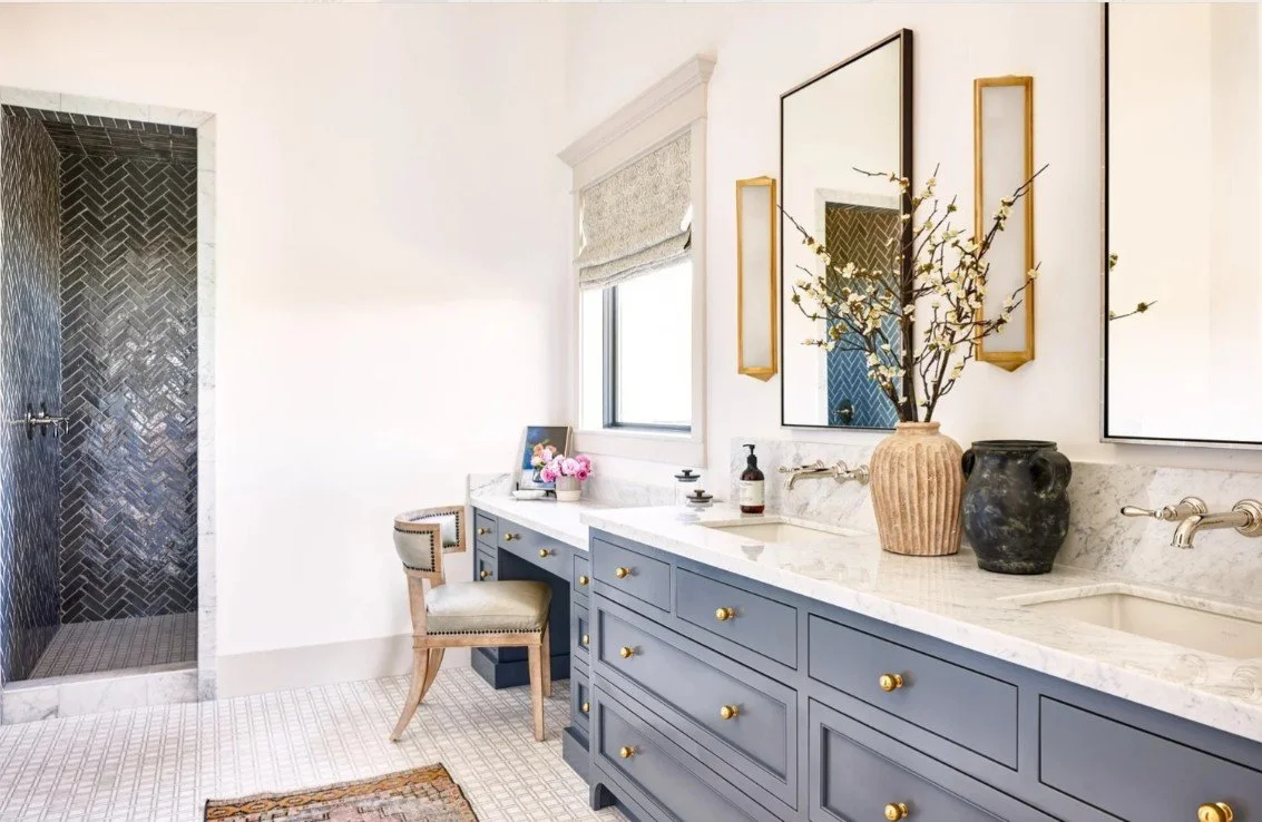 our fully integrated in-house process combines interior design, custom cabinetry, millwork, and renovation under one experienced boutique team.