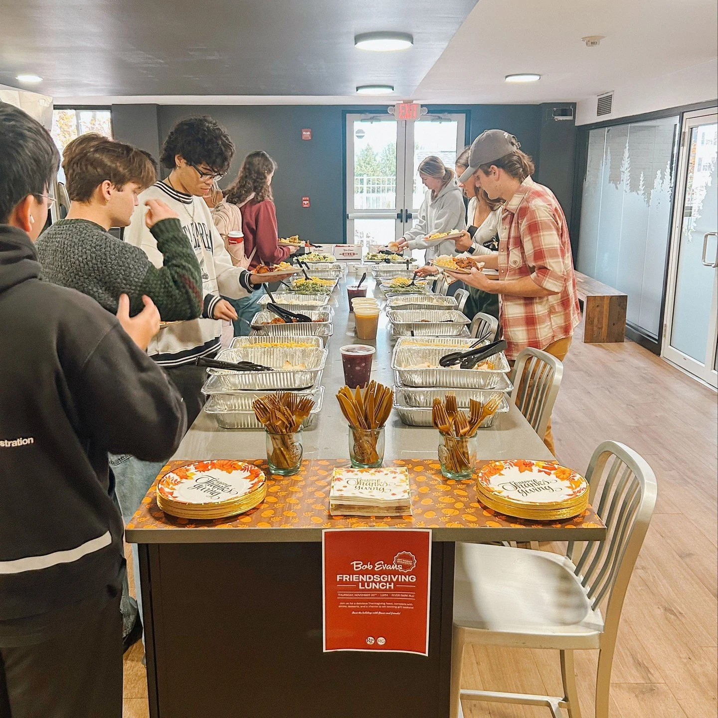 Loved hosting all our friends for friendsgiving!🦃