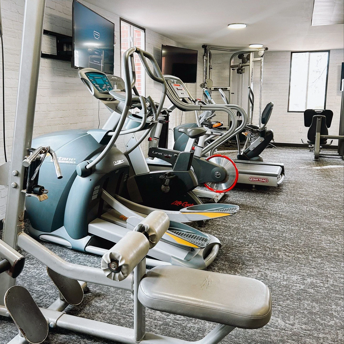 New Years Resolution? River Park Gym has you covered!💪