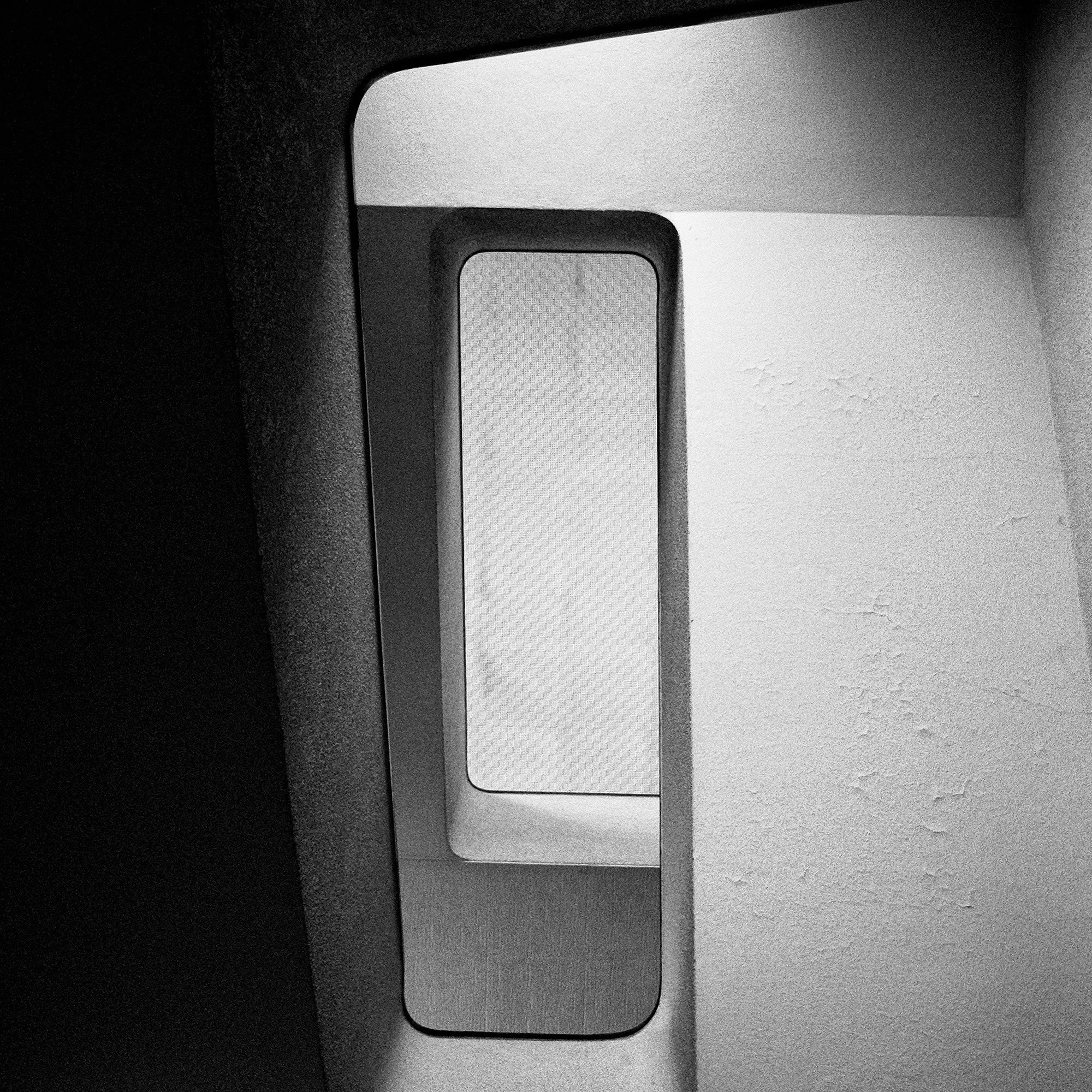USINE DE CHANDOLINE – SION (2009)
Silver print, Dibond, acryl glass 4 mm
100 x 100 cm
Limited Edition of 9, Signed
CHF 1900.-