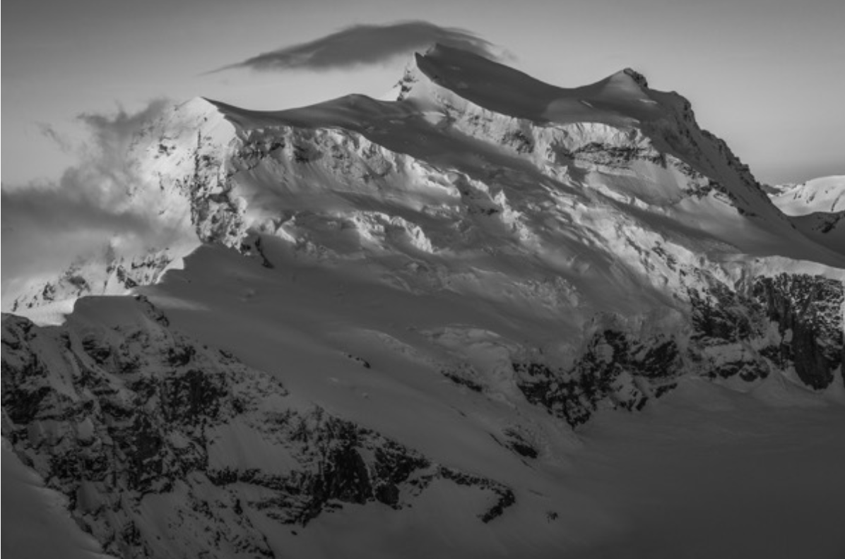 Grand Combin, 90 x 135 cm, cadre chêne, Edition Limitée 7 exemplaires dans le format CHF4400