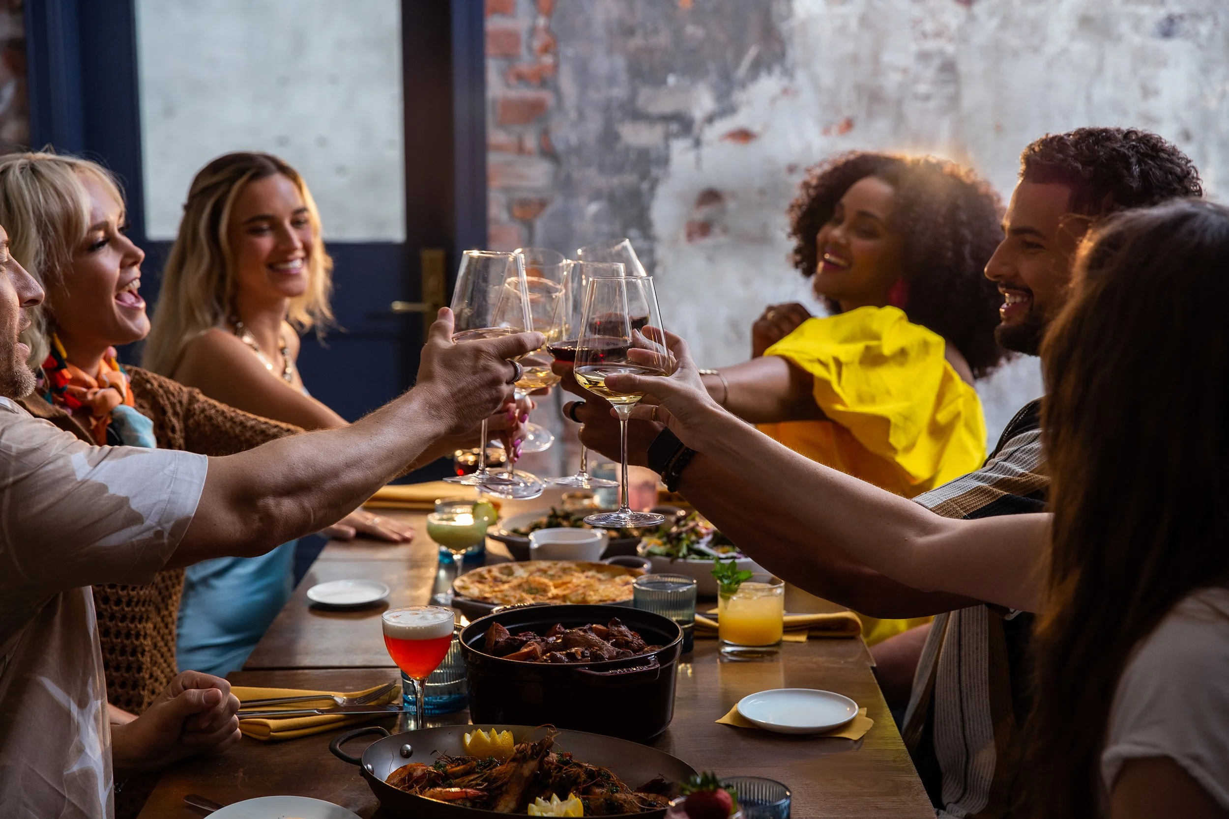 wine-cheers-with-friends.jpg