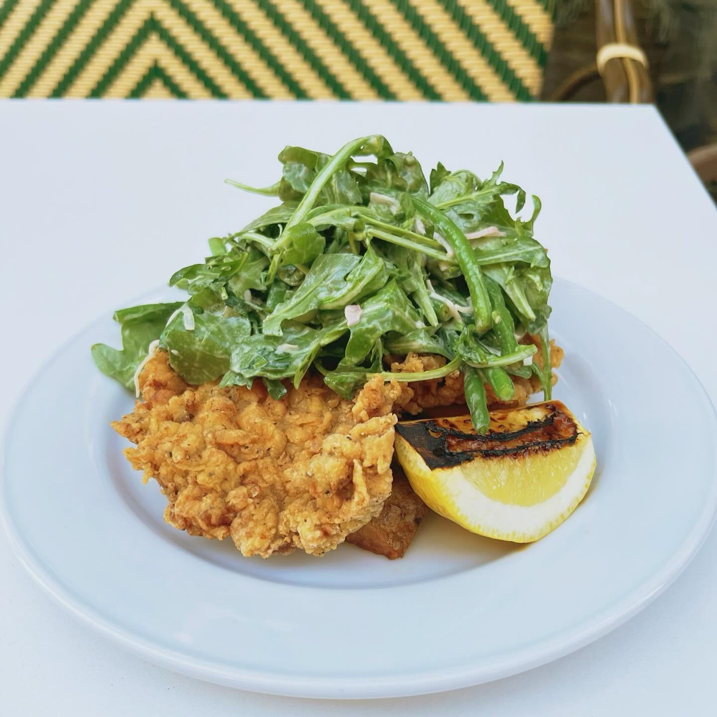 Med start denna l&ouml;rdagen 8/6 &ouml;ppnar vi redan klockan 12:00 f&ouml;r lunch, vin och annat svalkande! 
Swipe f&ouml;r fullst&auml;ndig meny!