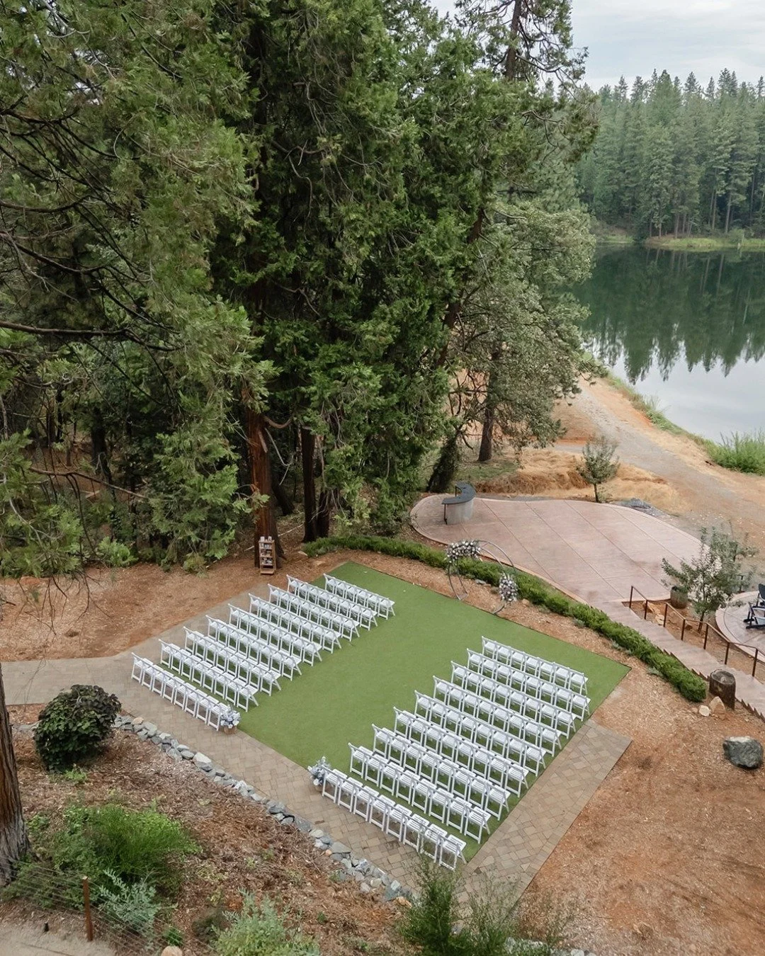 A little perspective on what makes Lake &amp; Wood feel like Lake &amp; Wood. Open space, towering trees, and plenty of room for a wedding weekend to unfold at its own pace 🌿⁣
⁣
Photo: @natalie_renee_photography⁣
Coordinator: @ranchandvinecollective
