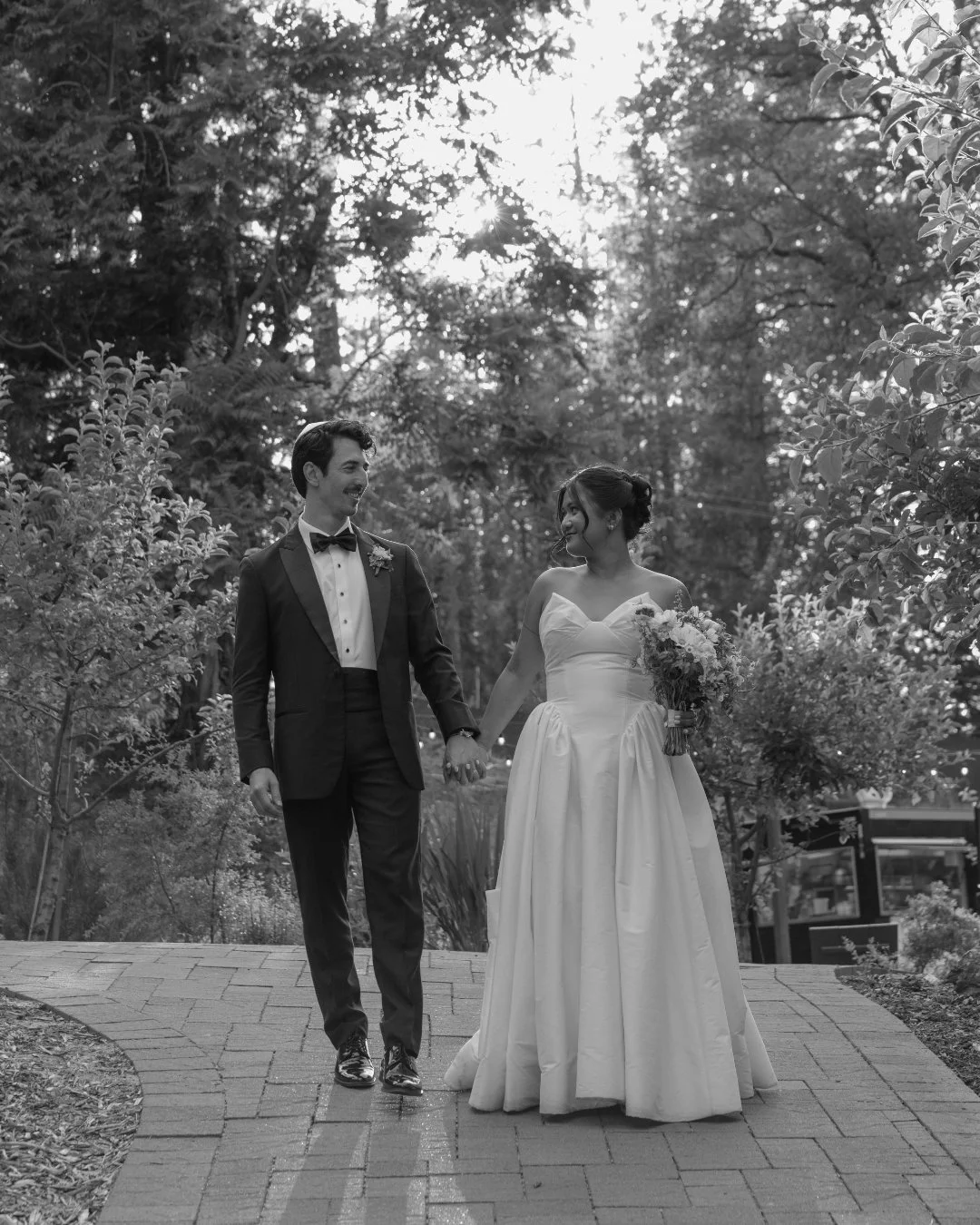 Dreamy snapshots ☁️⁣
⁣
Coordinator: @dragonflyeventsco⁣
Rentals: @dragonflyrentals⁣
Photo: @danirawsonphoto⁣
Florals: @poppyandpot