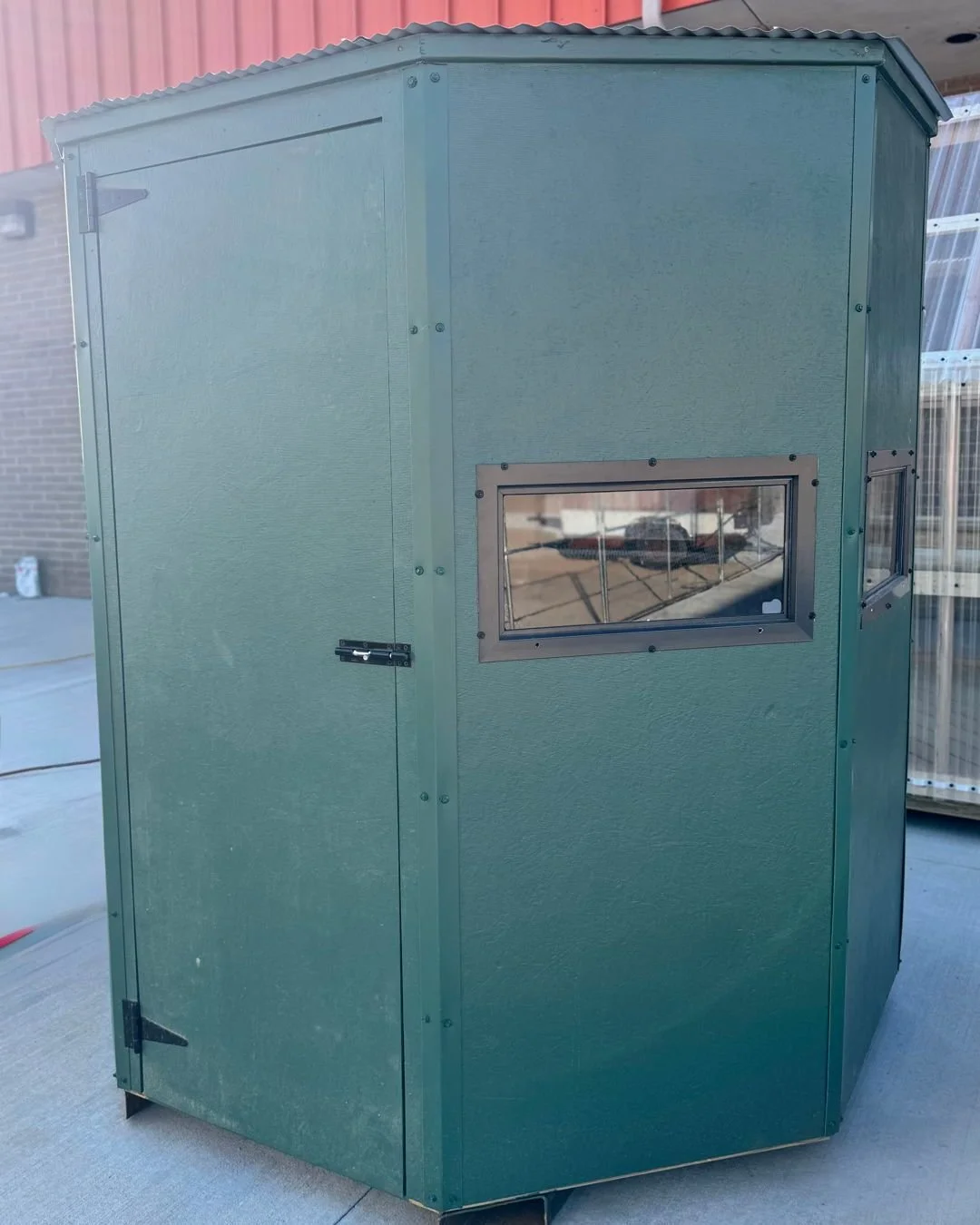 🦌 Deer Blind Raffle – Support HPTC Construction Trades!
Our Construction Trades students have done an amazing job building this year’s 6' octagonal hunting blind — a project they do every year! After completion, they sell chances