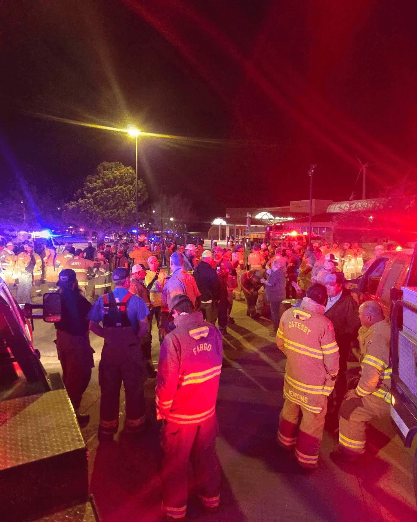 Thank you to the firefighters, first responders, emergency personnel, law enforcement, and volunteers who worked tirelessly to protect our homes, businesses, and schools in Woodward, Beaver, and across Northwest Oklahoma. Your courage, quick action, 