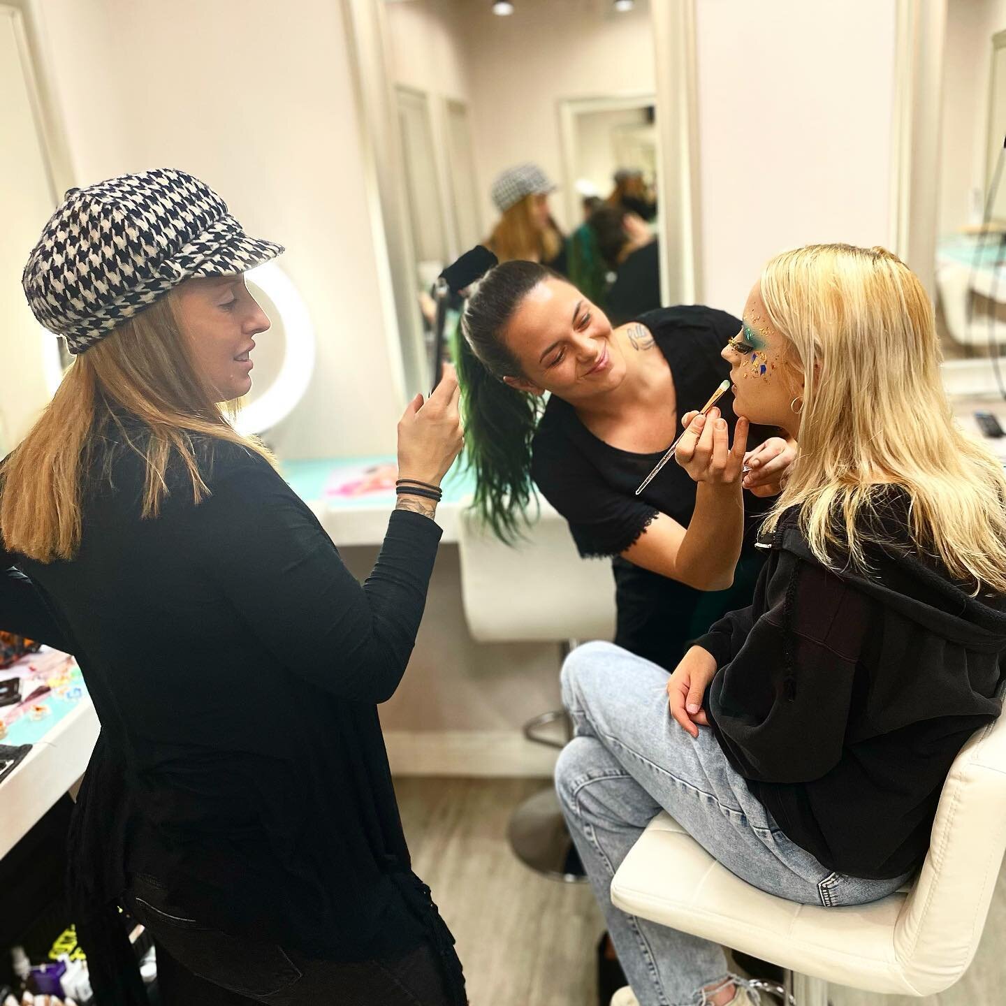 Dreams come true at FUSE Makeup Academy 💄 
Join our next Class Beginning Sunday October 2 ! Ask us how to sign up !
&bull;
&bull;
#fusemakeupacademy #fusebabes #fusemakeupschool #makeupschool #coronamakeupschool #trendingreels #trendingmakeup #makeu