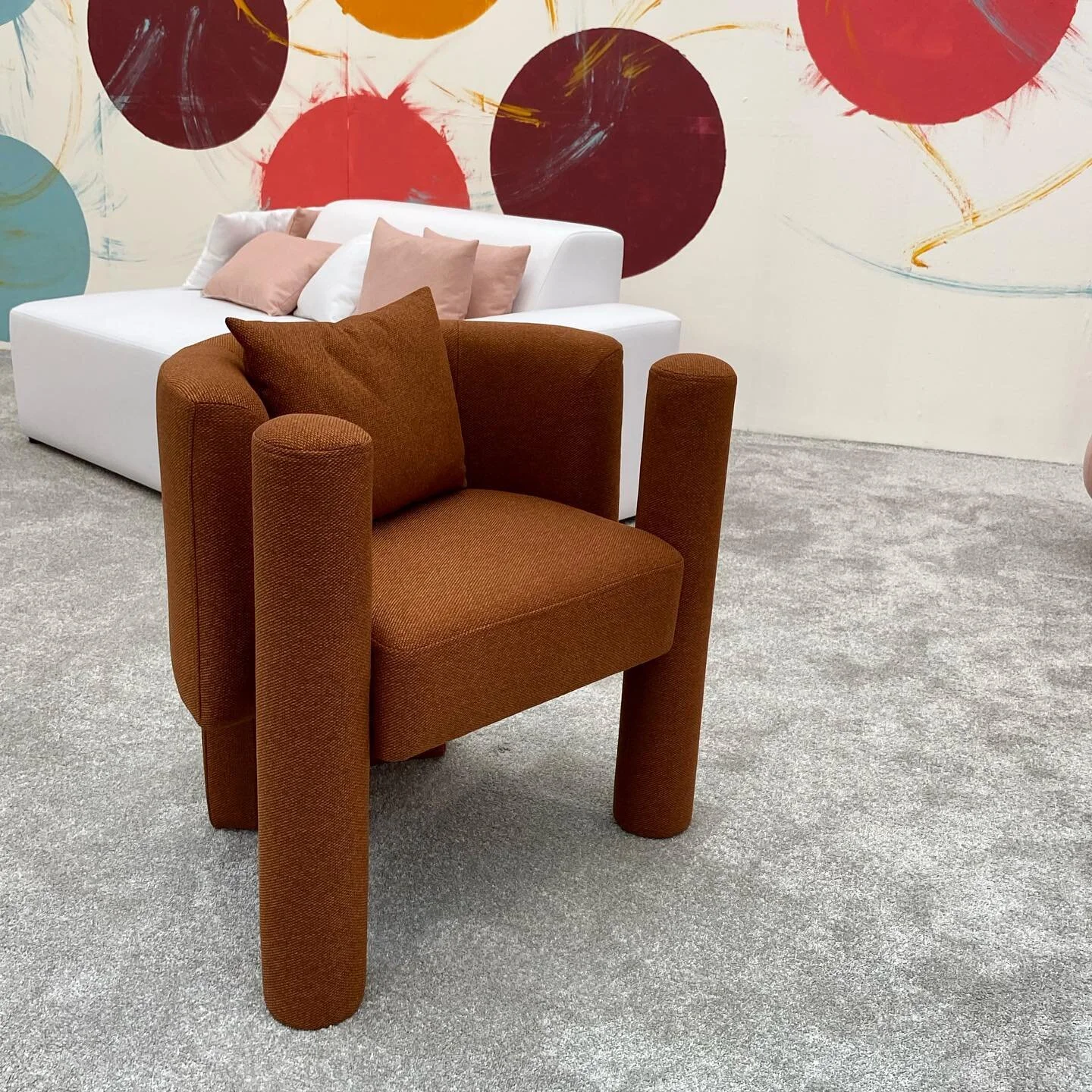 Some photos from our visit to @decorex_international at the weekend. 

One of my favourite pieces has to be this chair from @scontract.co.uk 

&hellip;Until next year 💫
#decorex #decorex2022