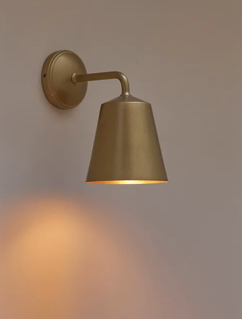 Richmond Medium Wall Light