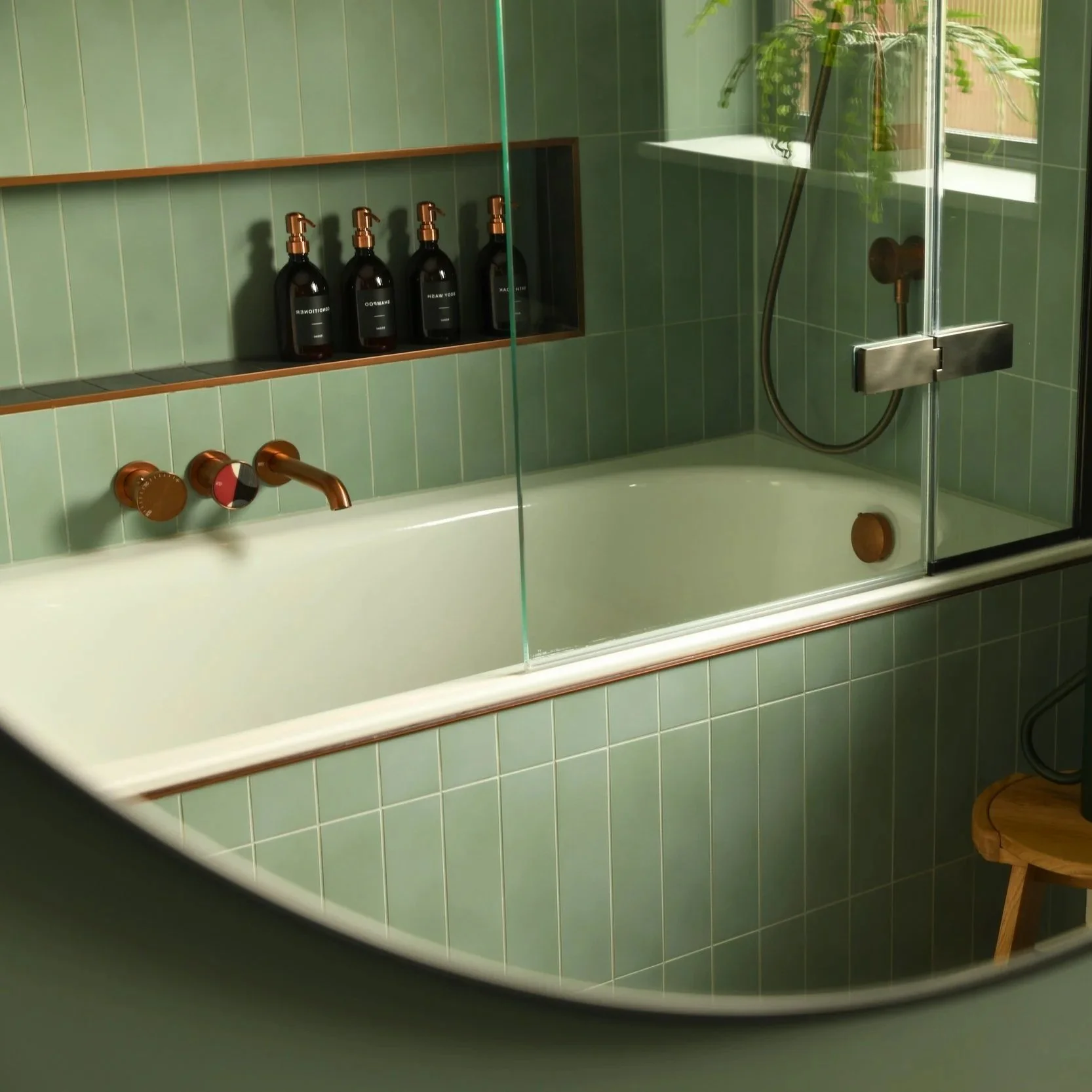 DECO HOUSE; BATHROOM