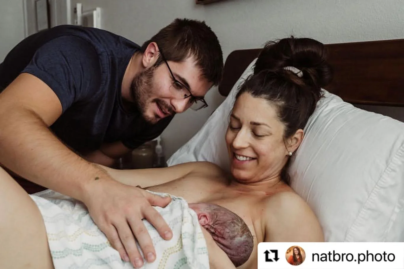 Birth story repost from @natbro.photo
・・・
The one where mom said &ldquo;That was insane. But damn, it was worth it.&rdquo;
.
The birth of baby Eve was a mix of intensity, adrenaline, and pure power. I knew this mama was strong from our first meeting,