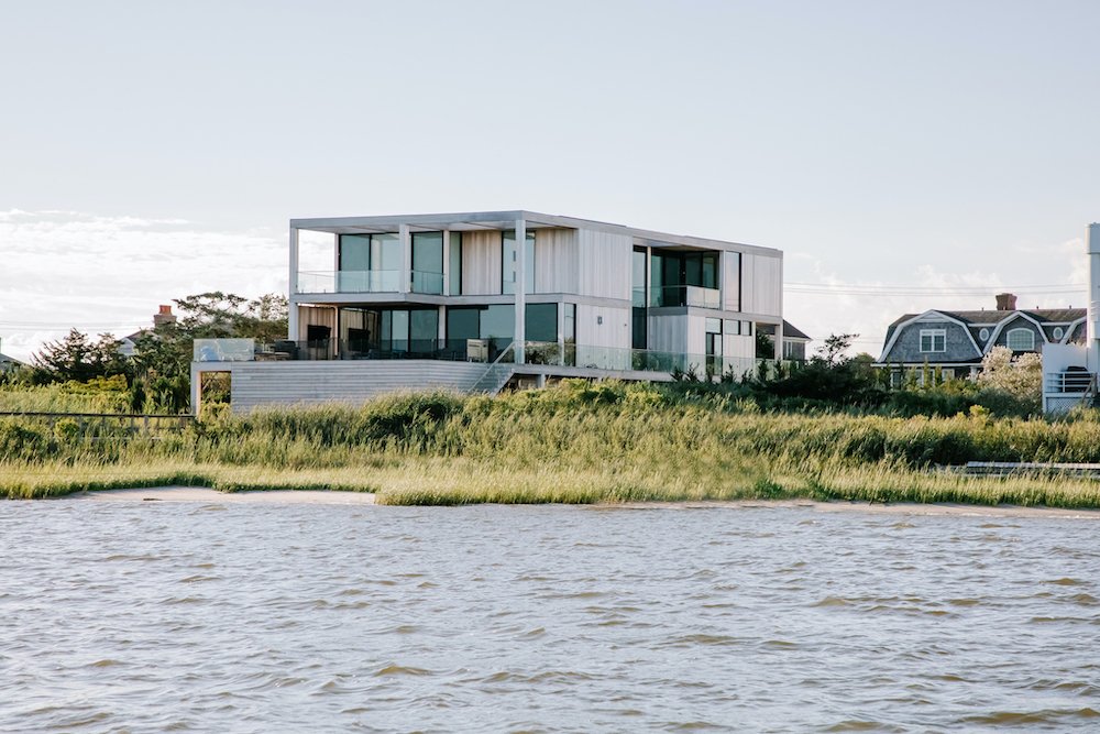 custom-waterfront-modern-home-hamptons-ny.jpg